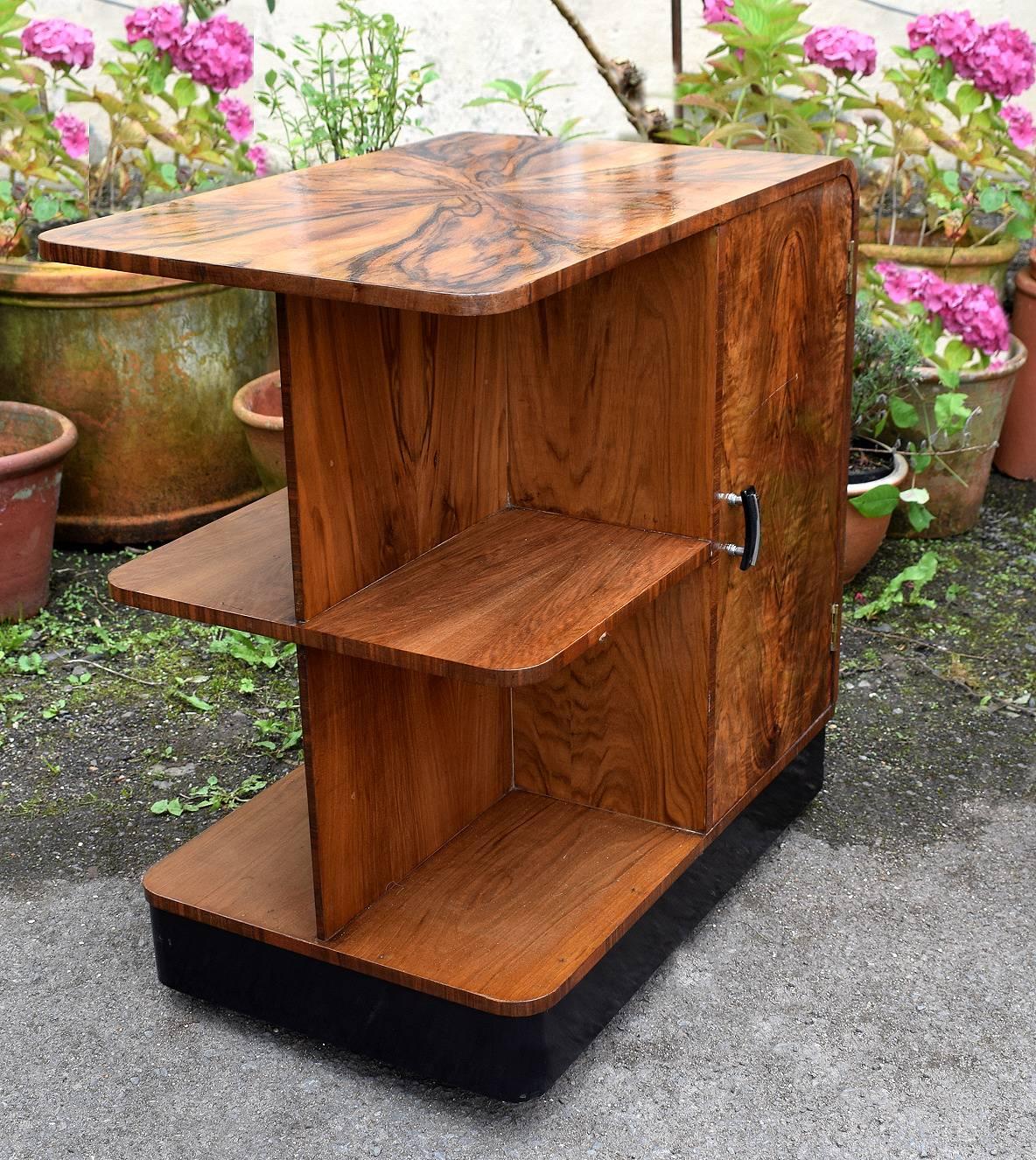 20th Century English 1930s Art Deco Heavily Figured Walnut English Book Table on Casters
