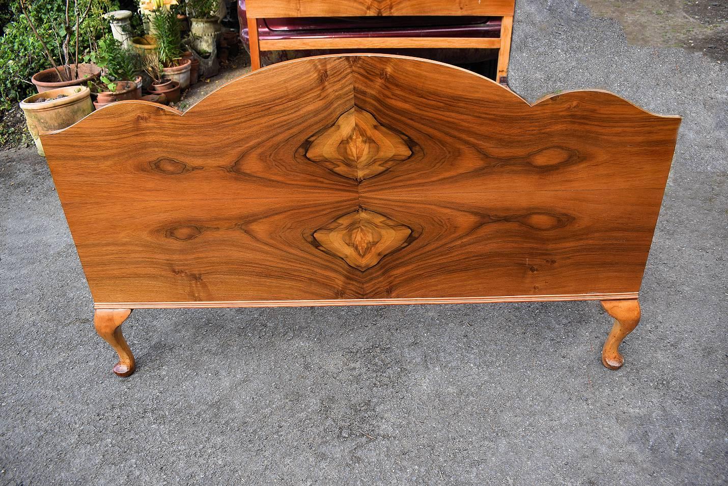 English 1930s, Art Deco Double Bed in Walnut In Good Condition In Devon, England