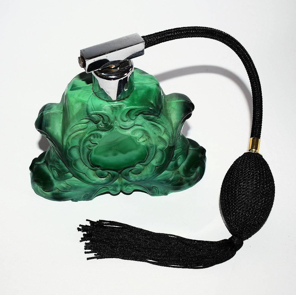1930er Jahre Art Deco Grüner Malachit Zerstäuber Parfümflasche (Art déco)