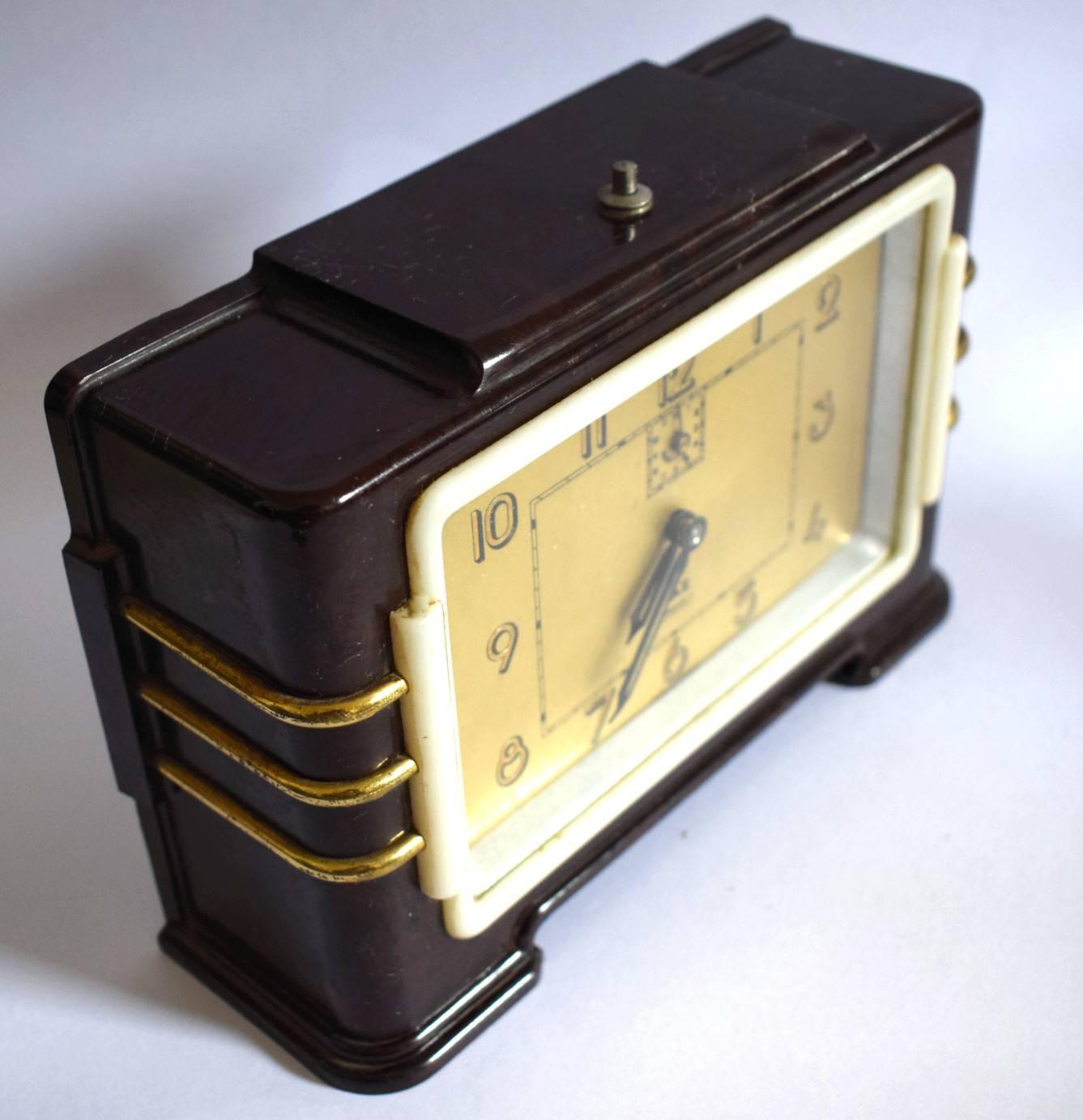 French Art Deco Bakelite Jaz Clock In Good Condition In Devon, England