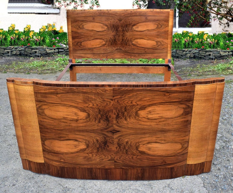 English 1930s Art Deco Walnut Double Bed In Good Condition For Sale In Devon, England