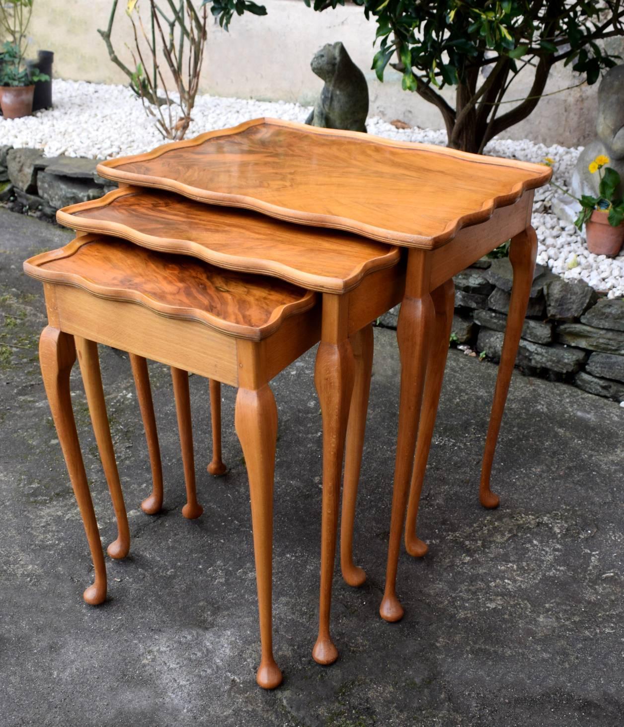English Art Deco 1930s Nest of Three Tables In Good Condition In Devon, England