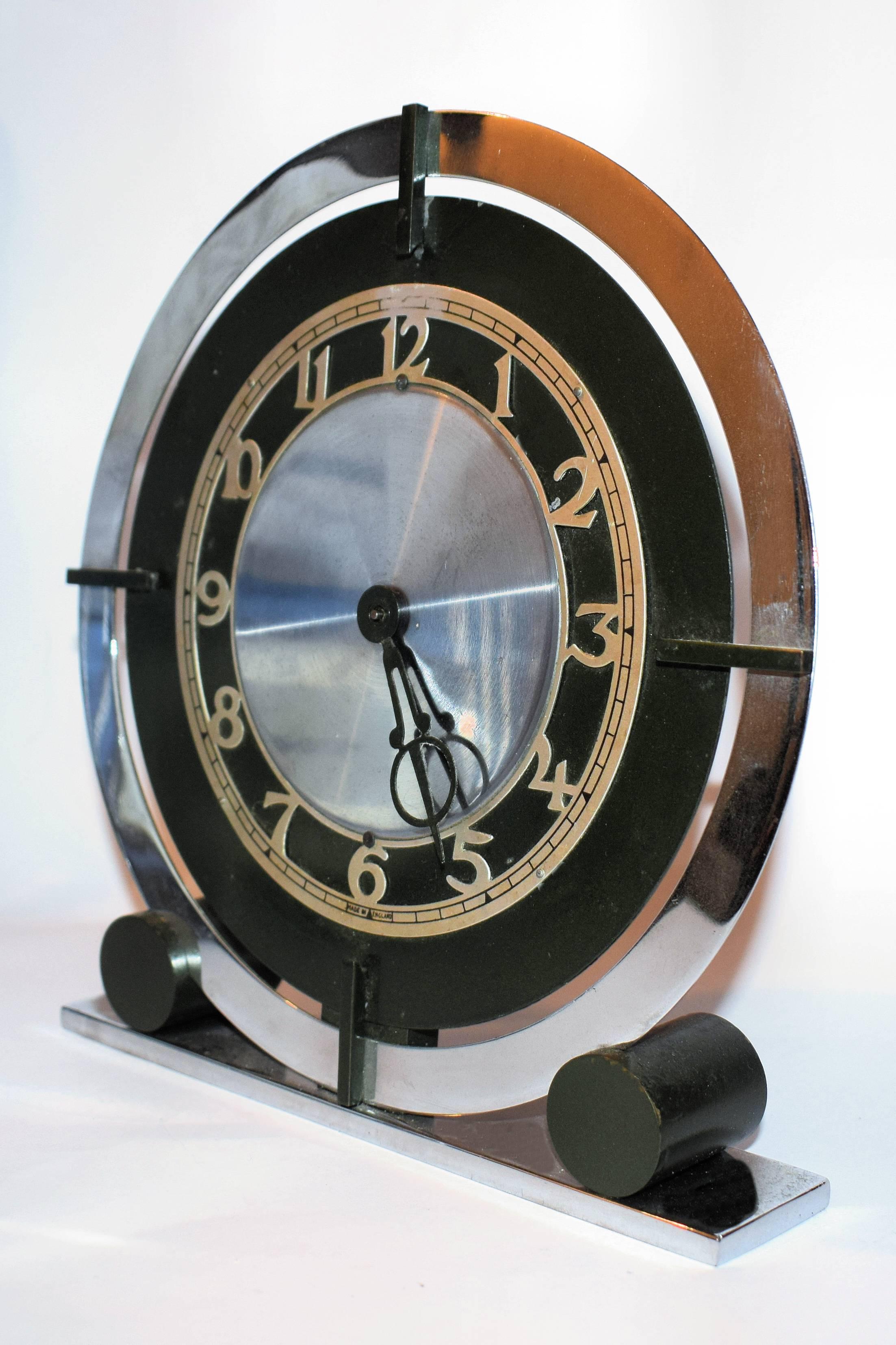 Art Deco modernist clock by Temco an English company. This clock has been fully serviced and works perfectly, it runs on electric so there's no winding up to do. Ideal for office perhaps or man caves? Condition is very good, just signs to the chrome