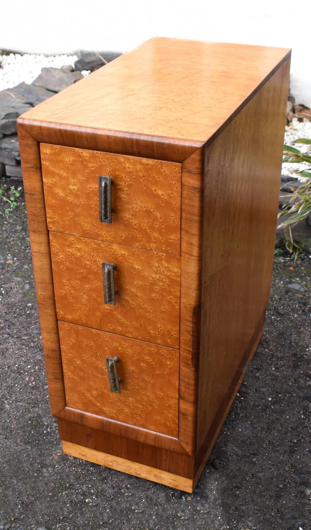 English Art Deco Birds Eye Maple Blonde Bedside Cabinets In Good Condition In Devon, England