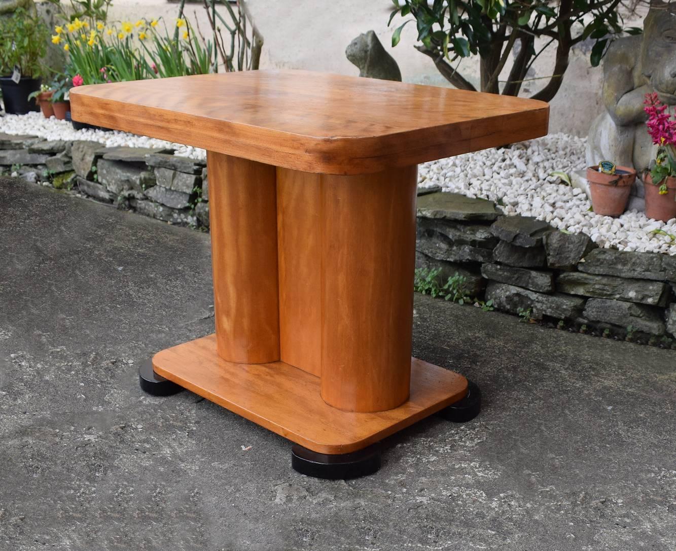 1930s Art Deco Odeon Design Satinwood Coffee Table In Good Condition In Devon, England