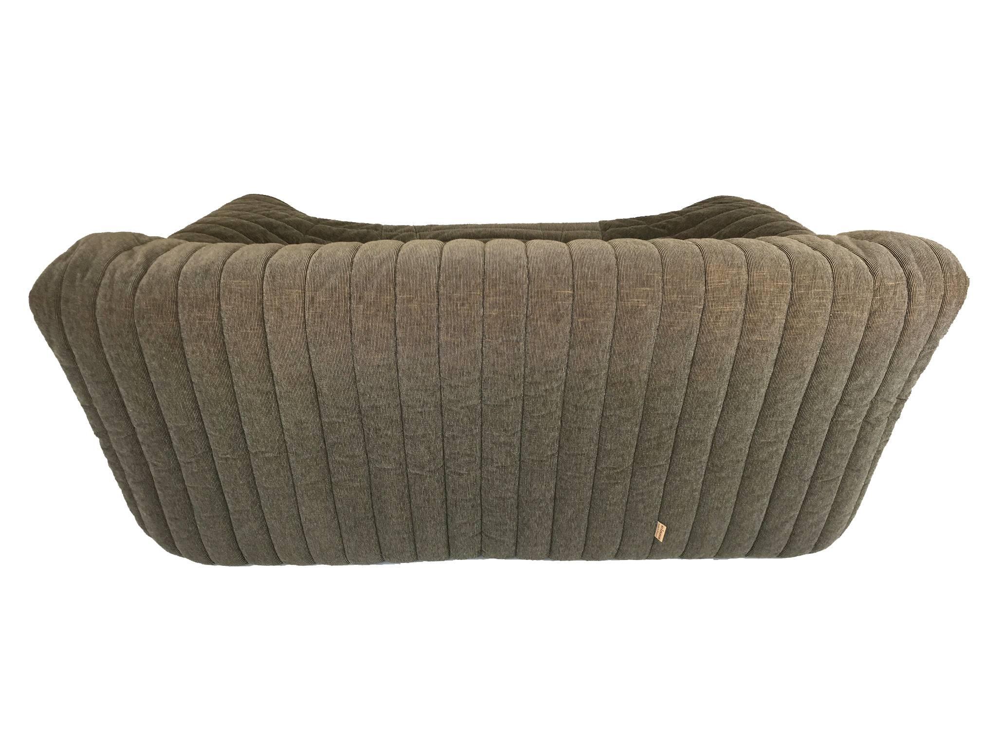 annie hieronimus sofa