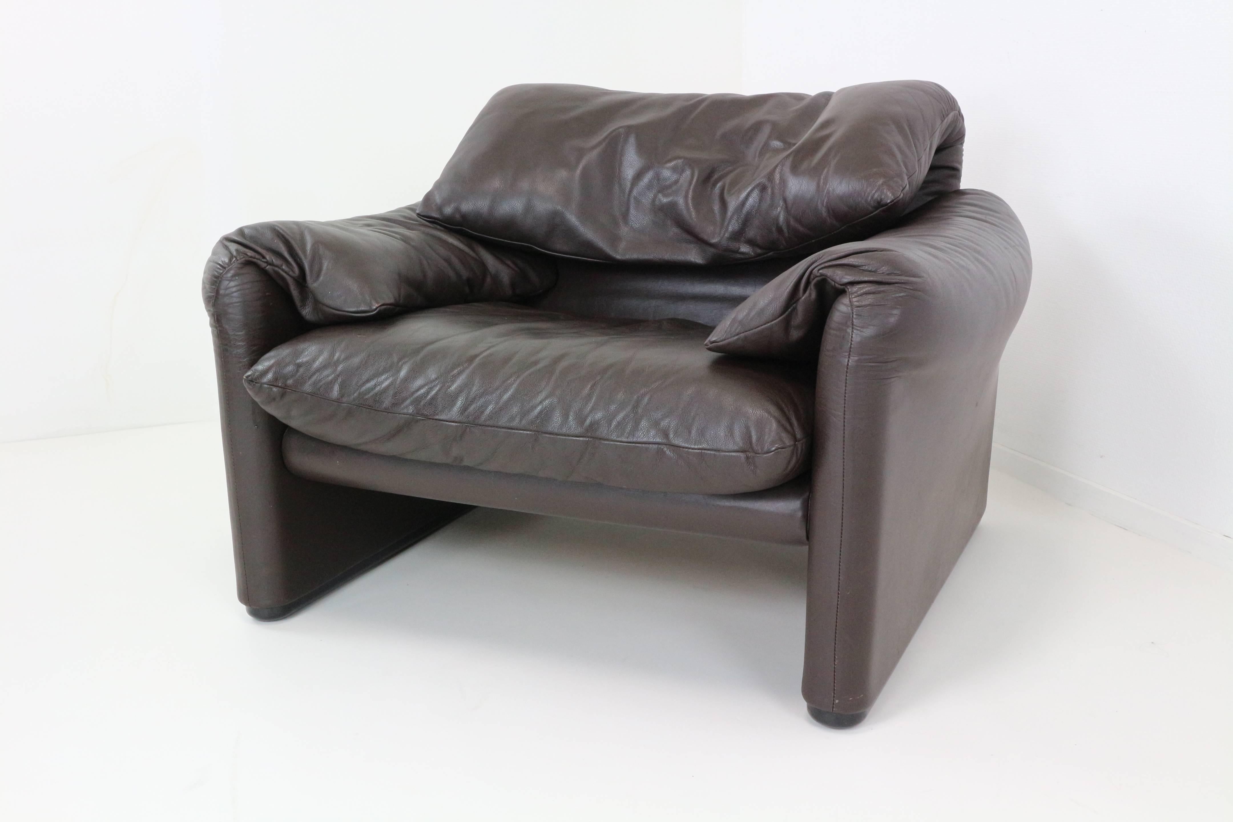 Italian Leather Lounge Chair Maralunga Design by Casina