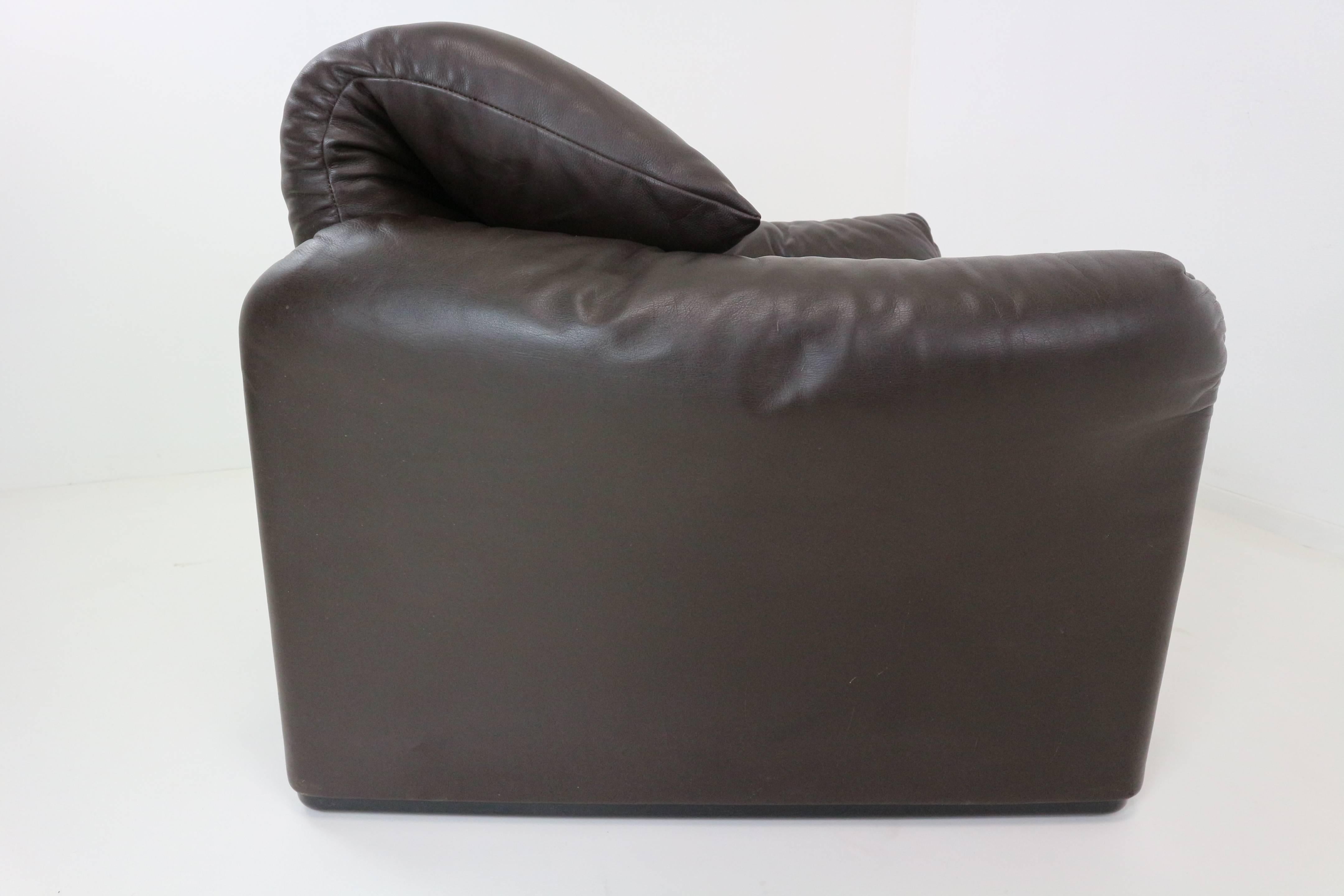 20th Century Leather Lounge Chair Maralunga Design by Casina
