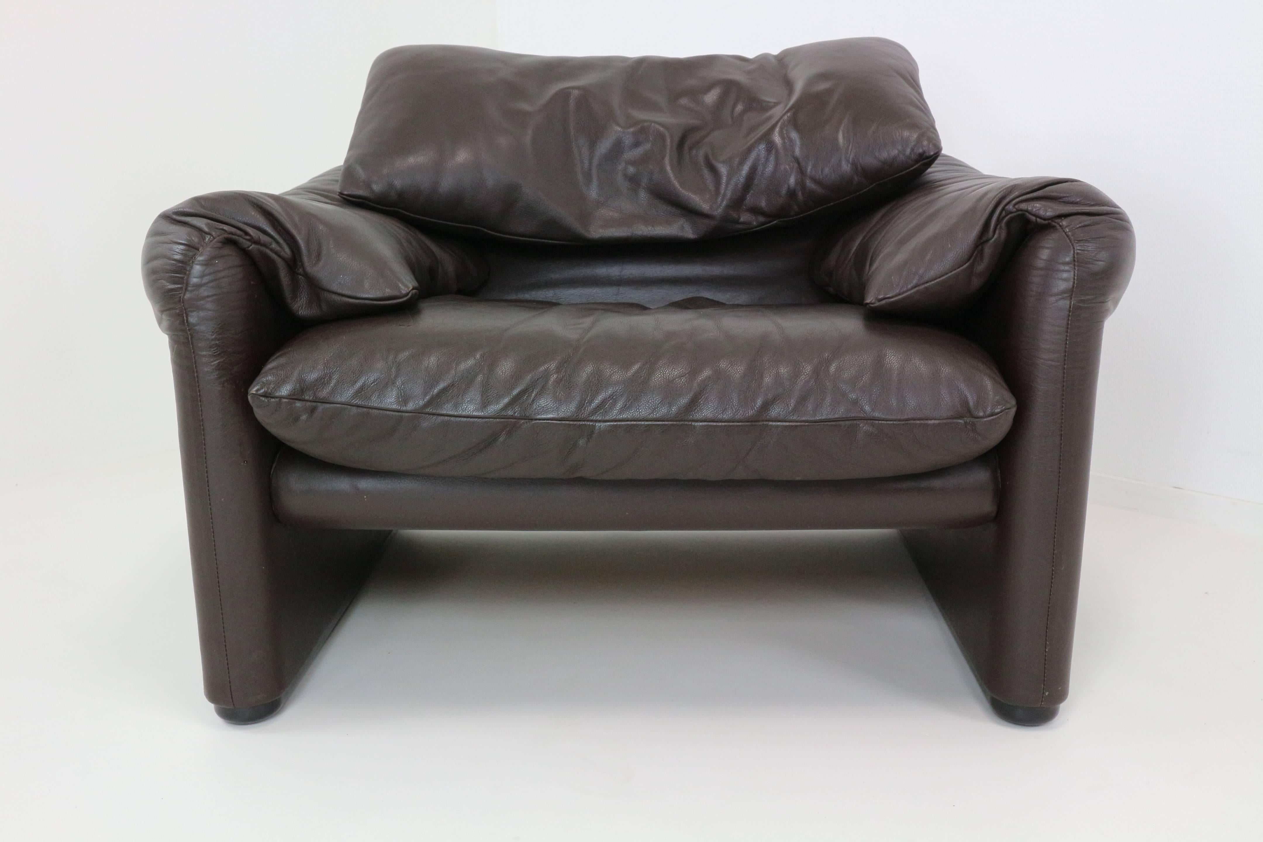Leather Lounge Chair Maralunga Design by Casina 2