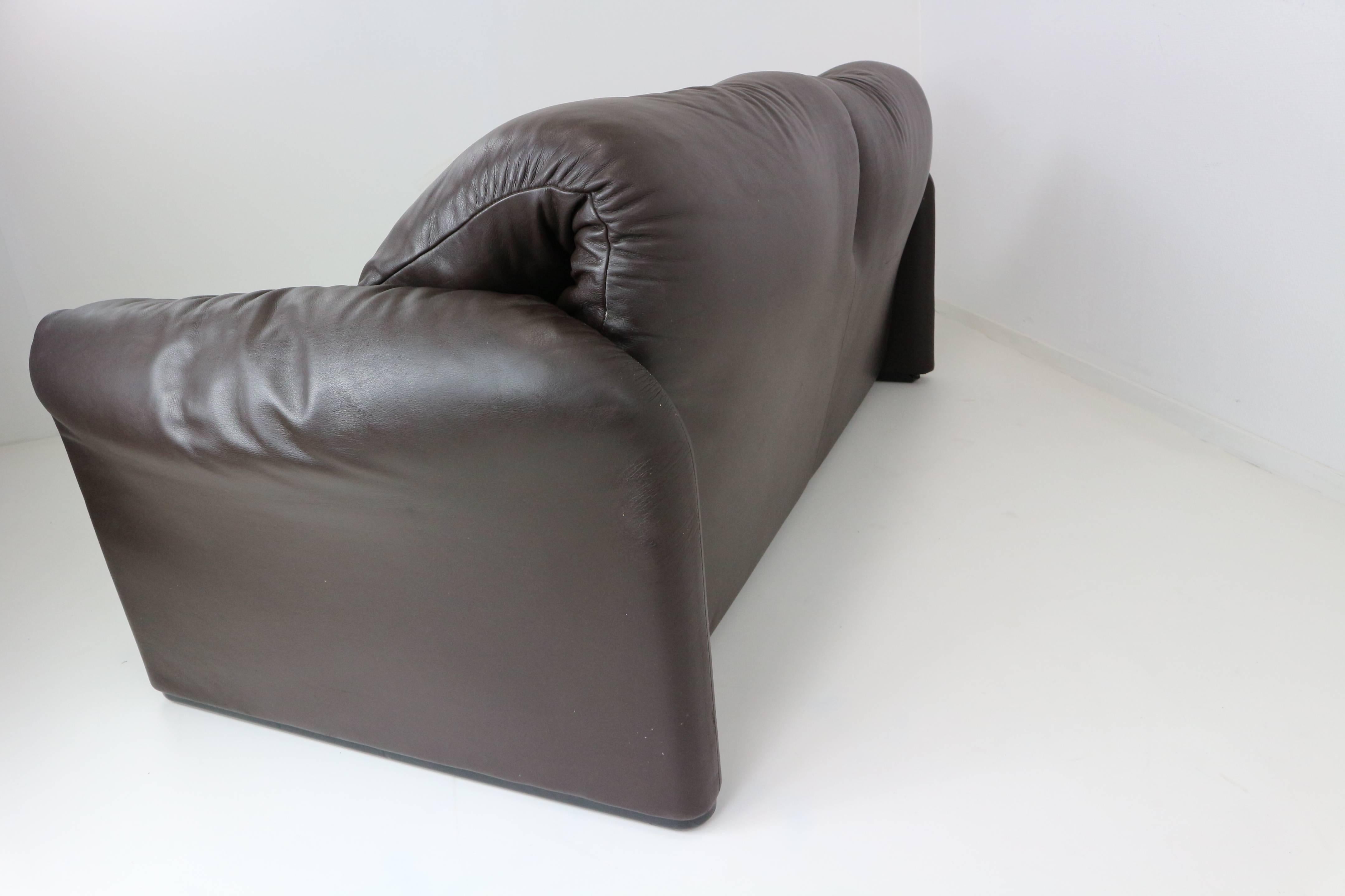 Leather Two-Seat Maralunga Design by Vico Magistretti for Cassina 1