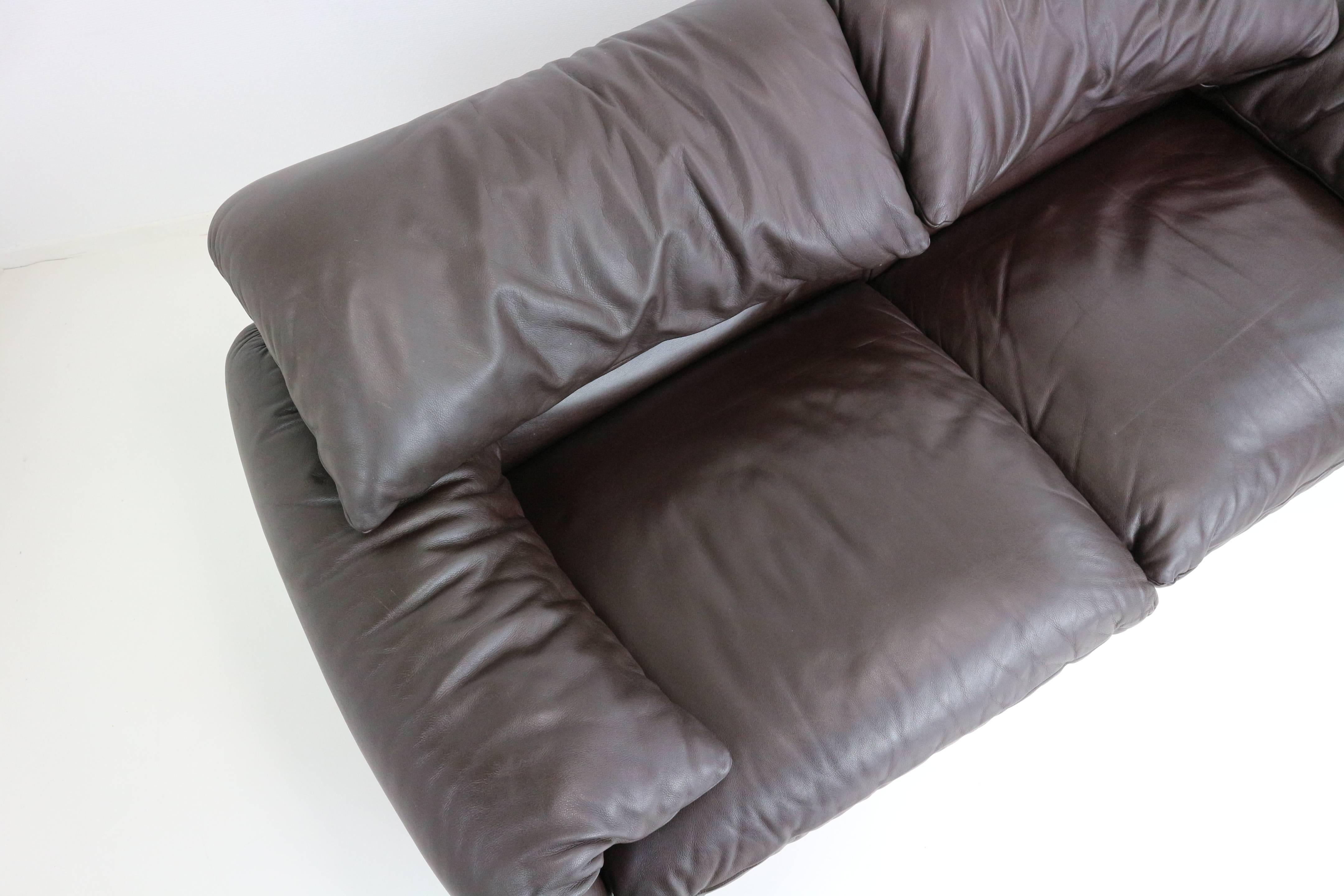 Leather Two-Seat Maralunga Design by Vico Magistretti for Cassina 2