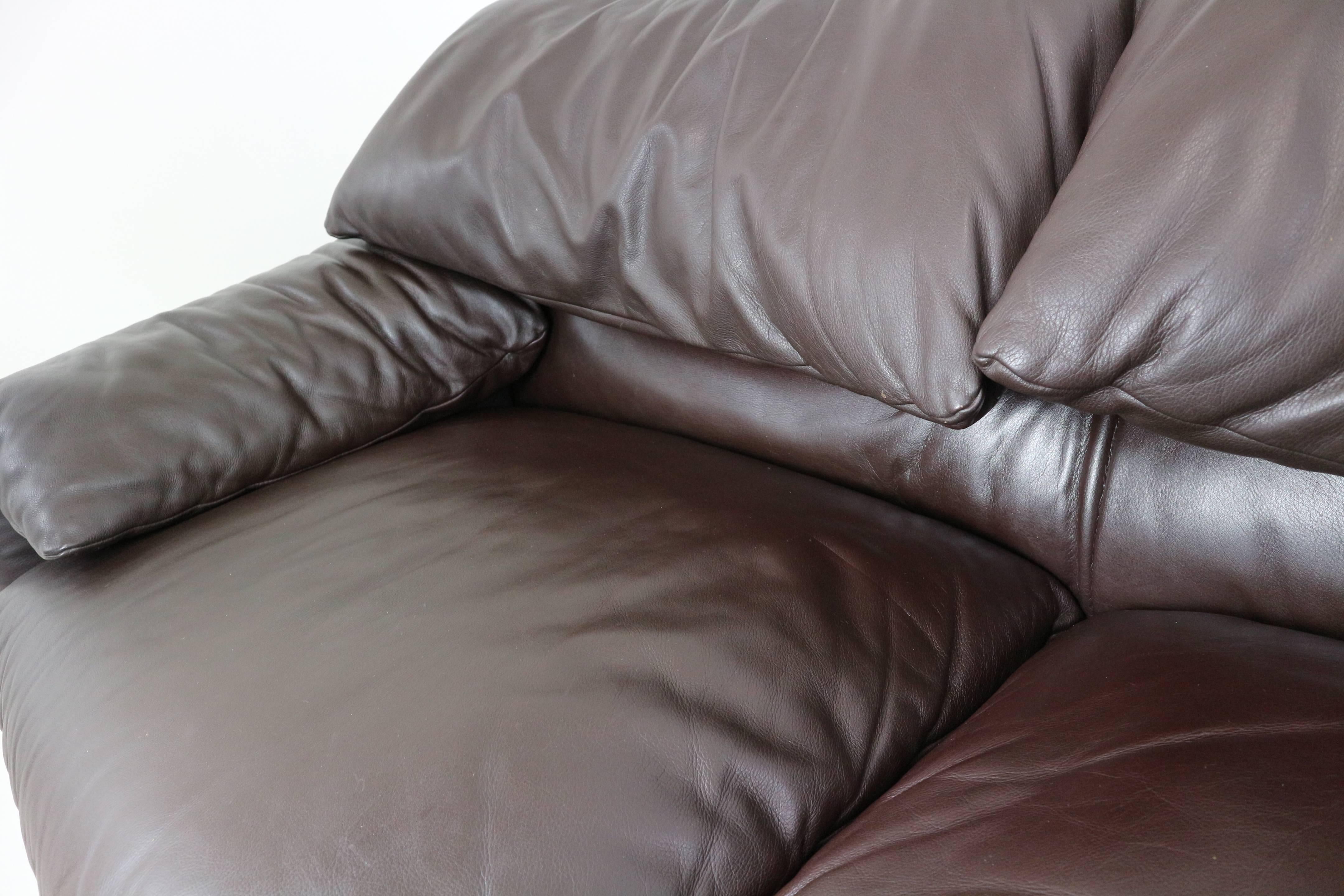 Leather Two-Seat Maralunga Design by Vico Magistretti for Cassina 4