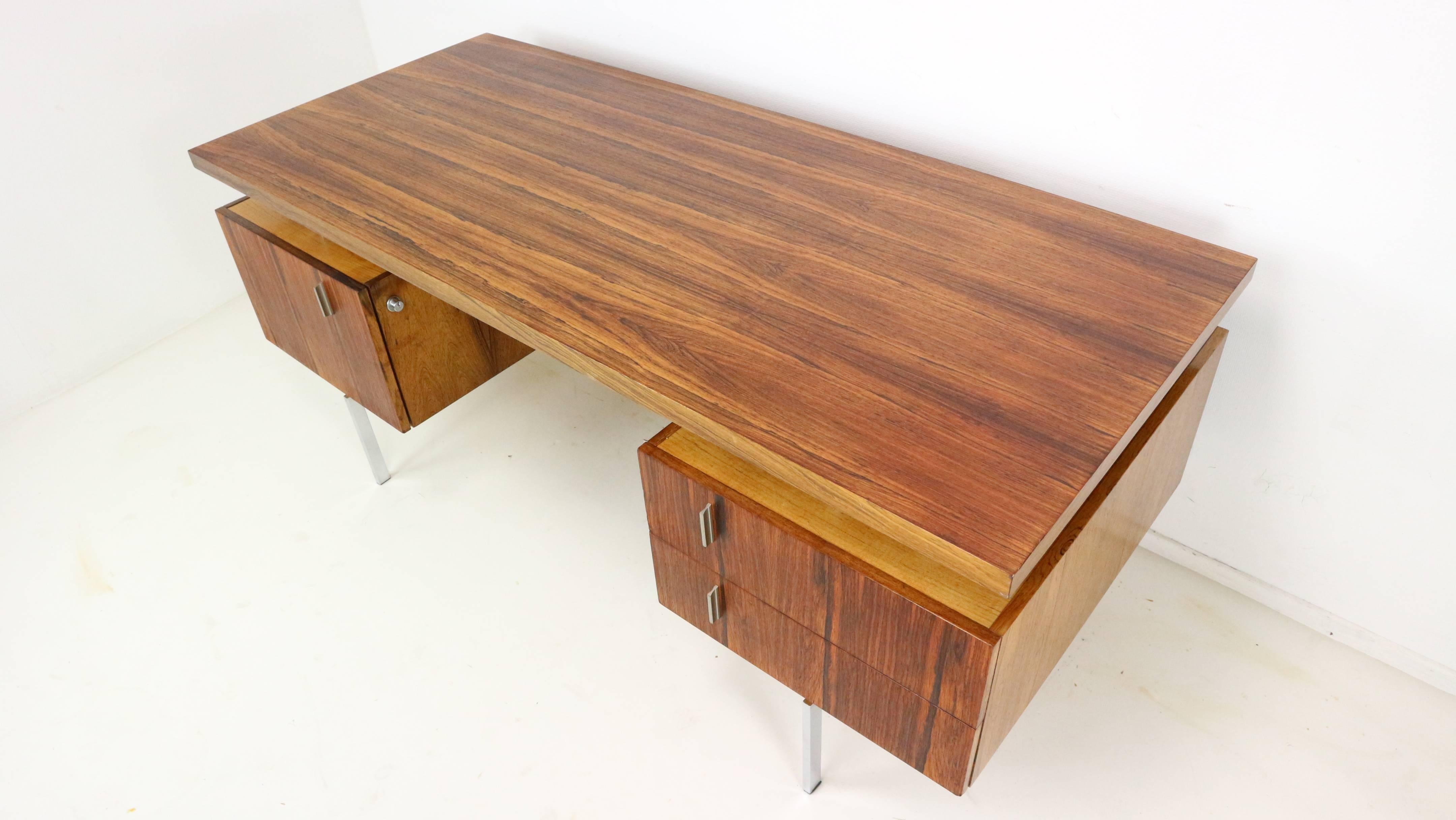 Minimalist Rosewood Propos Writing Desk by Hulmefa, 1960s In Fair Condition In The Hague, NL