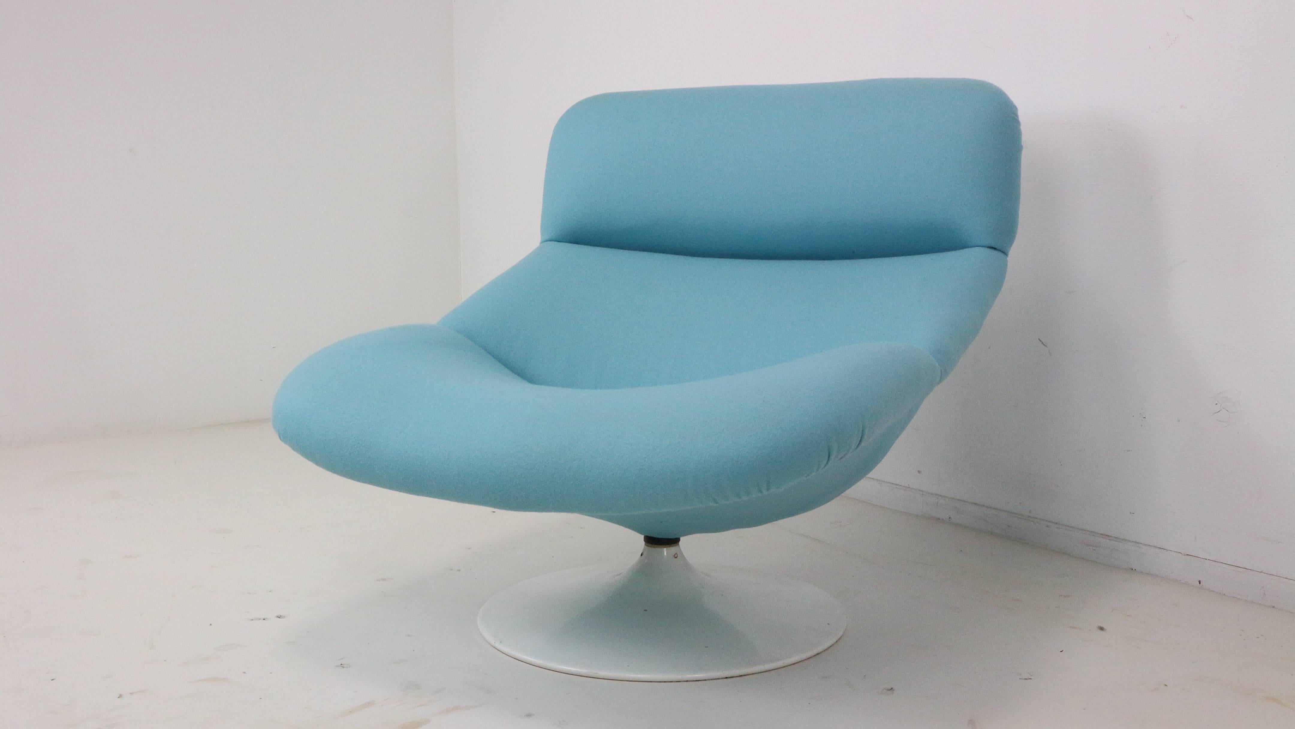 Mid-Century Modern Artifort F518 Lounge Swivel Chair by Geoffrey Harcourt