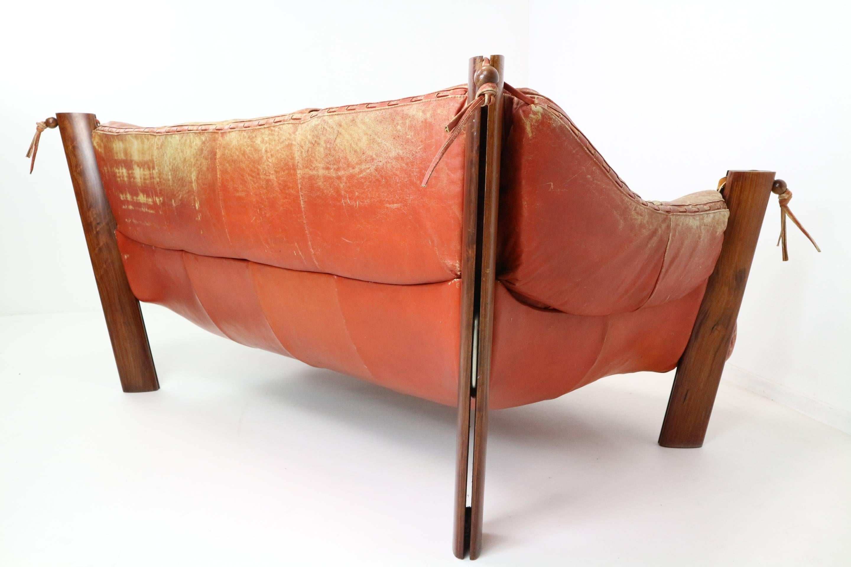 20th Century Two-Seat Sofa MP-211 Design by Percival Lafer in Wood and Leather, 1974