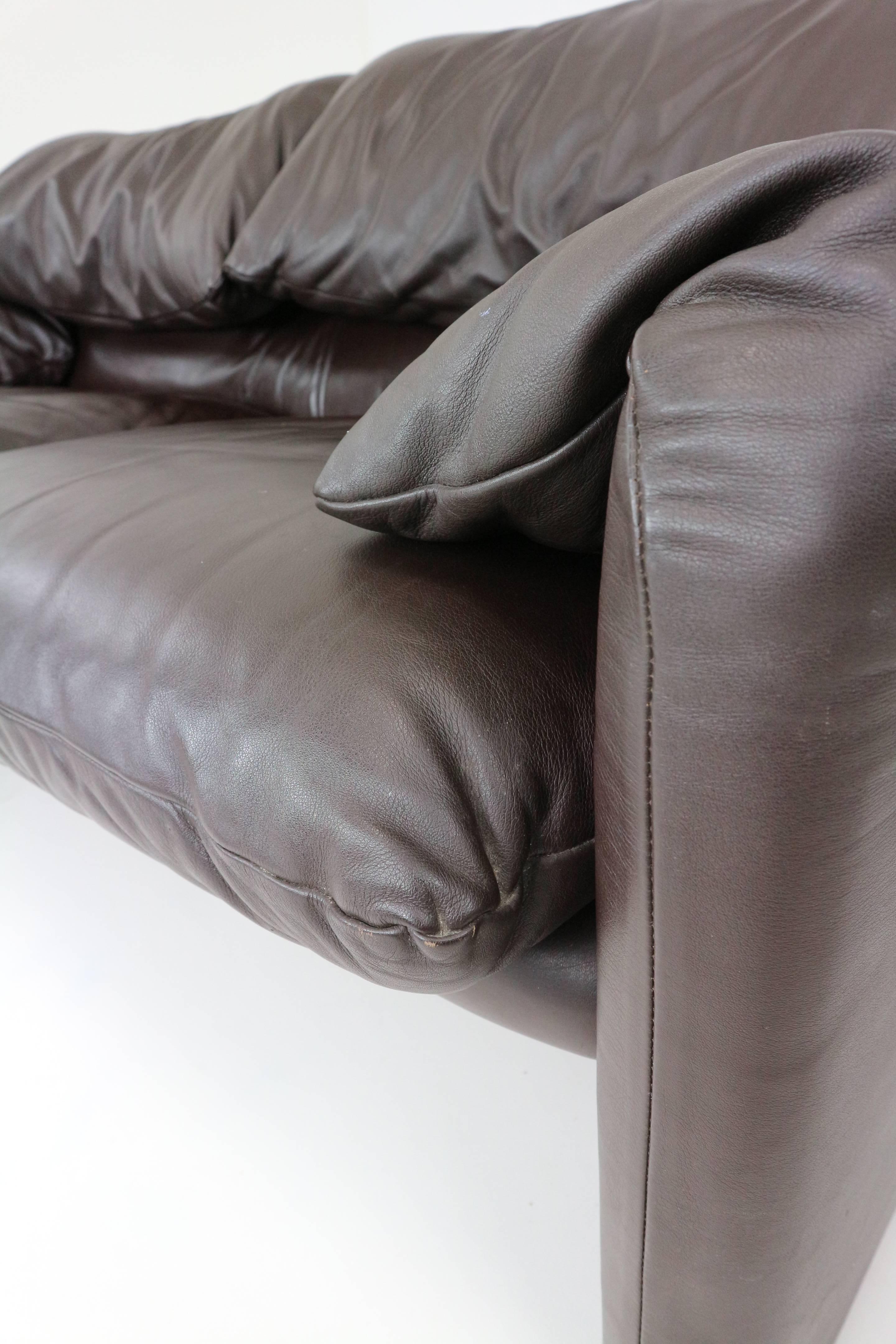 Leather Two-Seat Maralunga Design by Vico Magistretti for Cassina 3