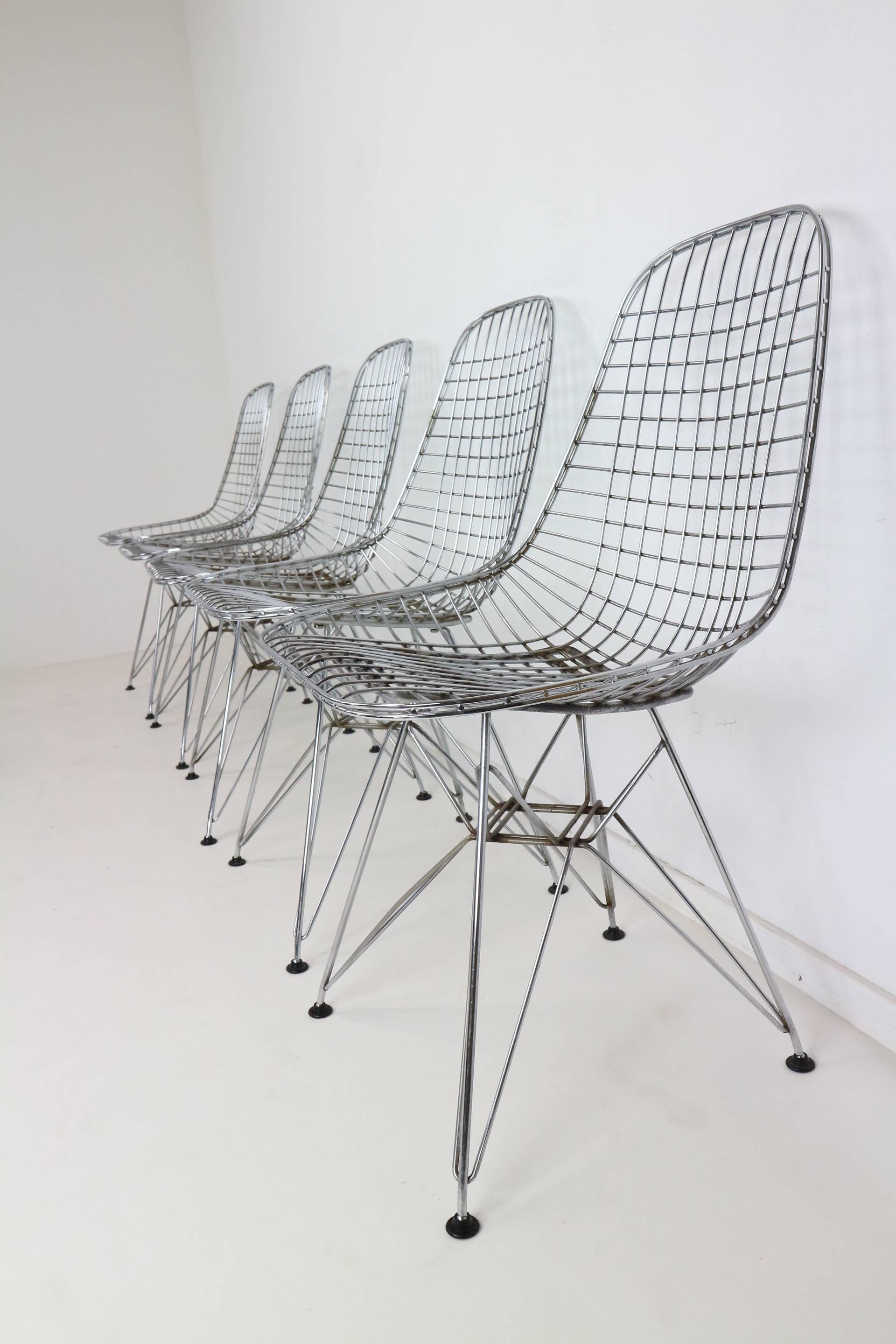 Mid-Century Modern Set of Five Eames DKR Eiffel Base Wire Chairs for Vitra