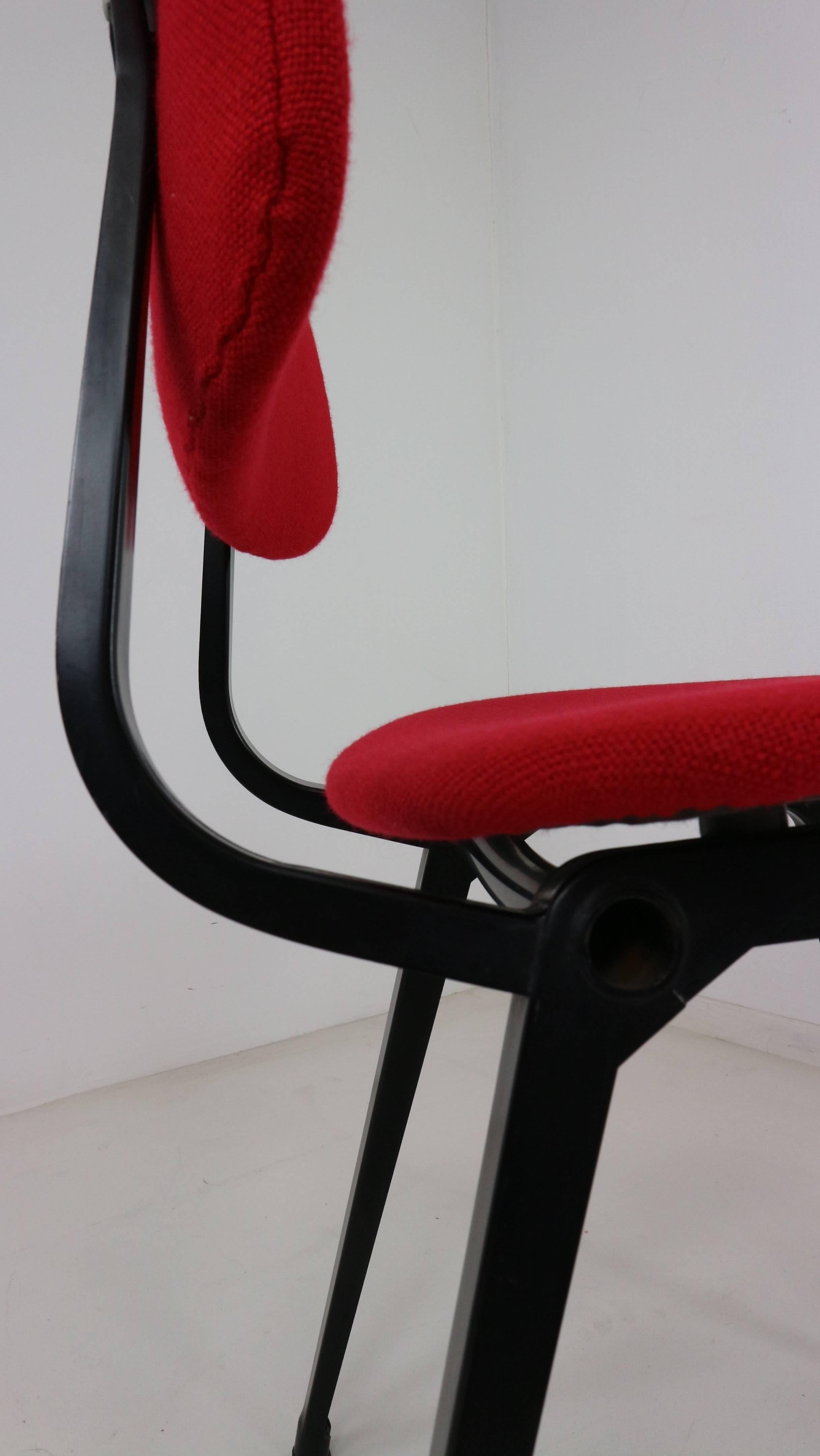 Revolt Armhairs by Friso Kramer for Ahrend Cirkel Upholstered in Red 2
