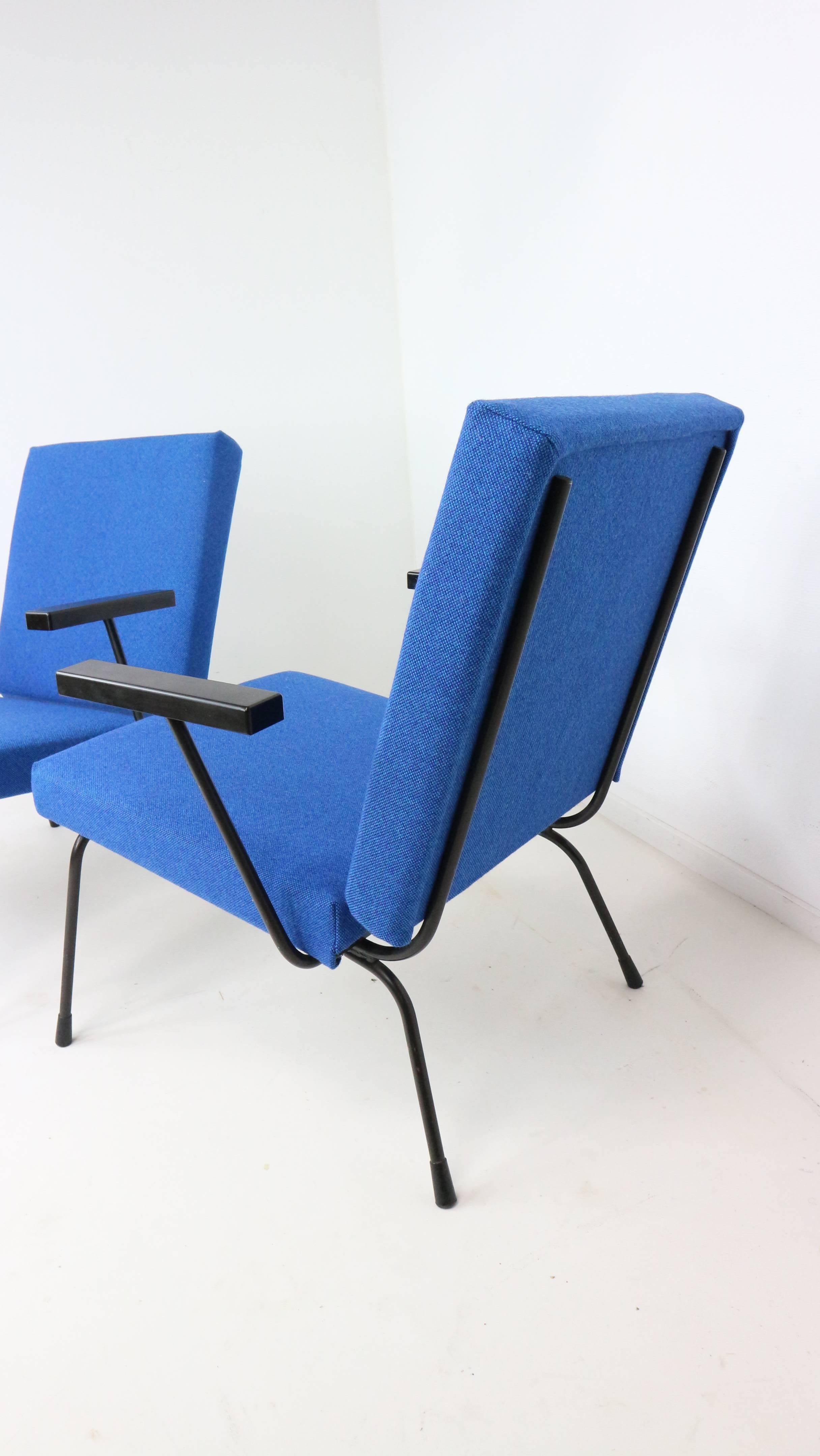 Mid-Century Modern Set of Two Wim Rietveld 1407 Lounge Chairs for Gispen New Upholstery