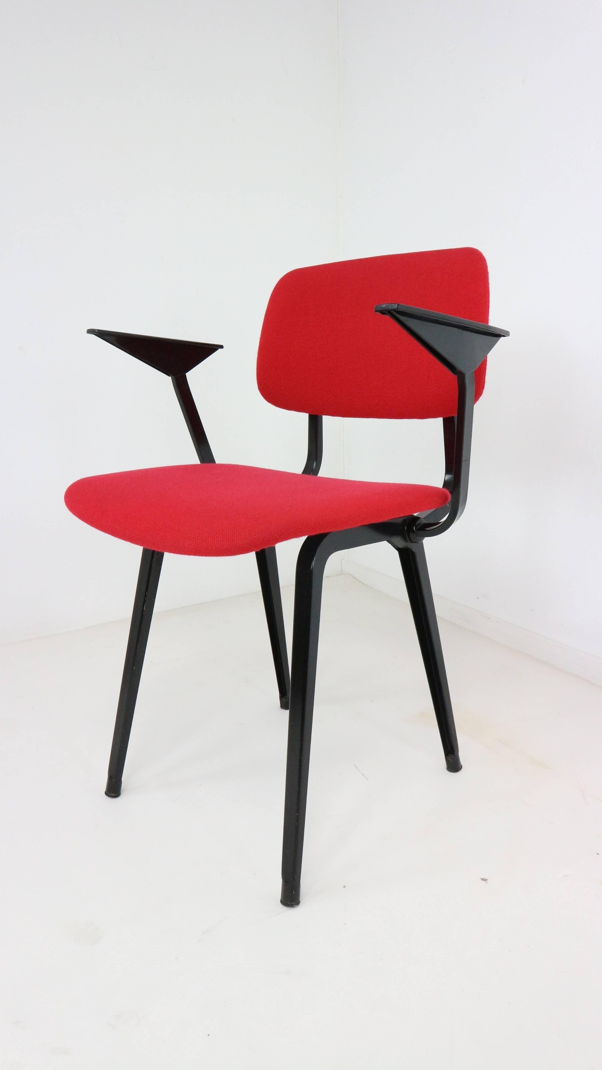 Seven Revolt Chair by Friso Kramer for Ahrend Cirkel Upholstered in Red 2