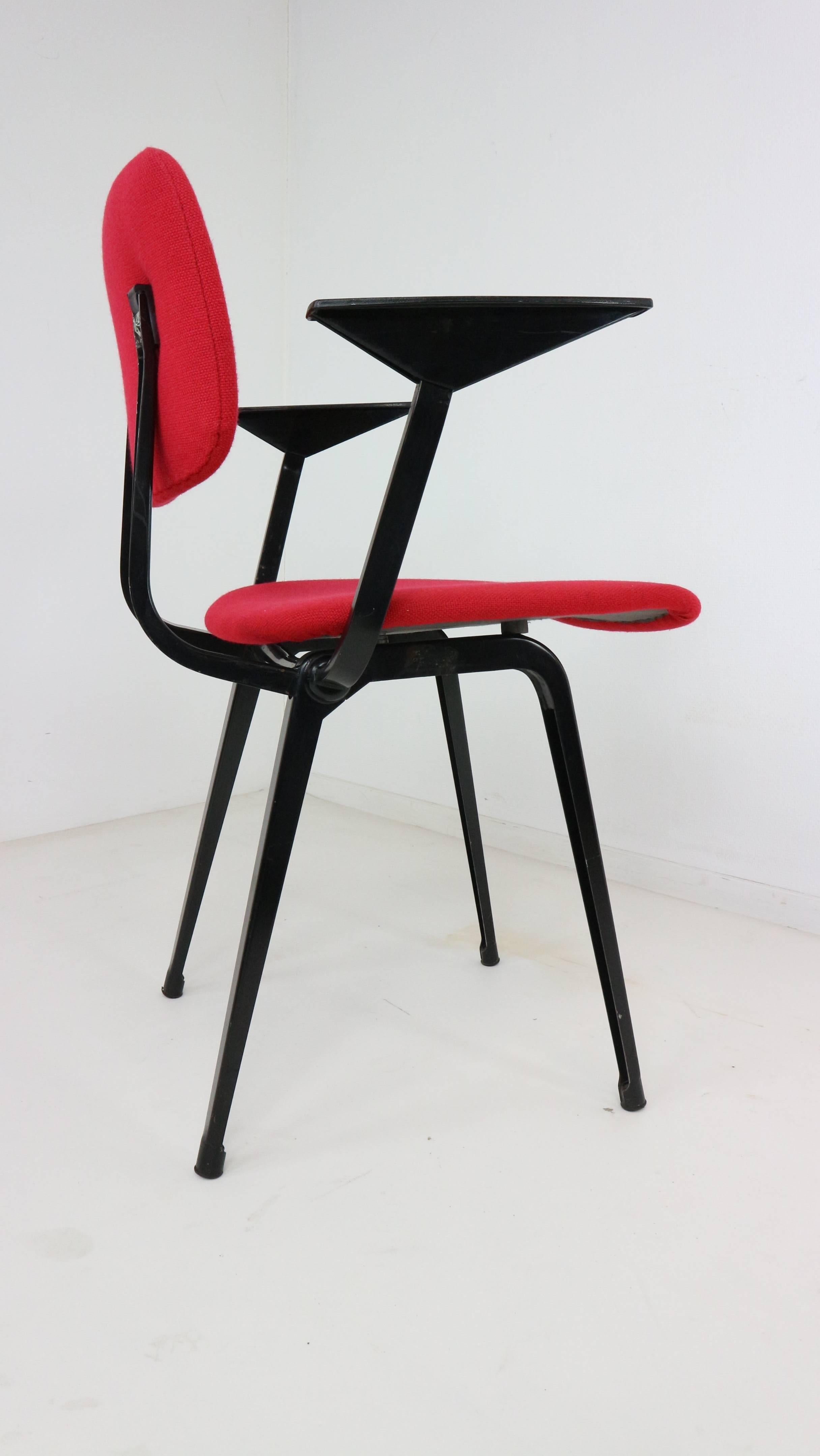 Mid-Century Modern Seven Revolt Chair by Friso Kramer for Ahrend Cirkel Upholstered in Red