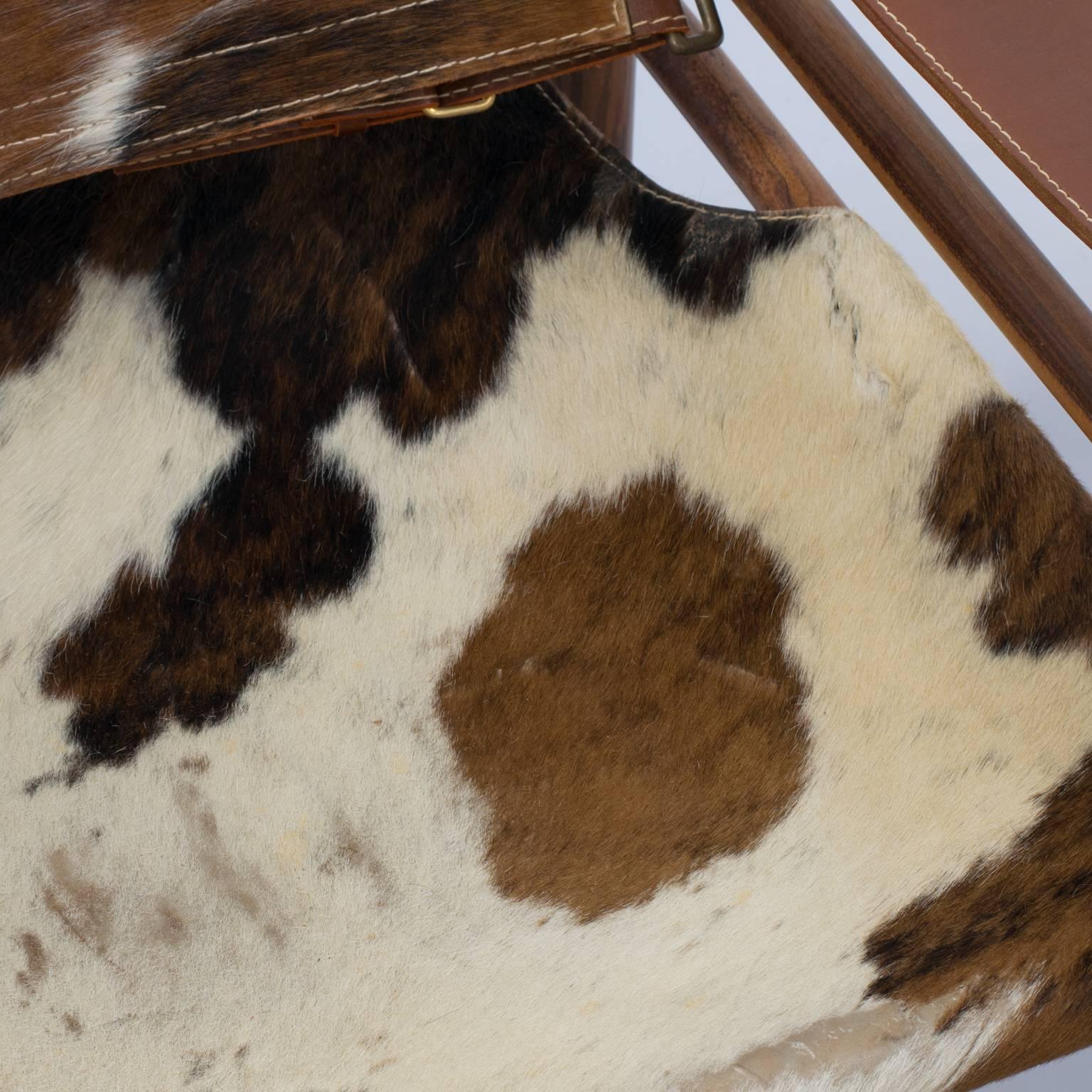 Arne Norell Sirocco Safari Chair in Rosewood and Cowhide In Good Condition In Asheville, NC
