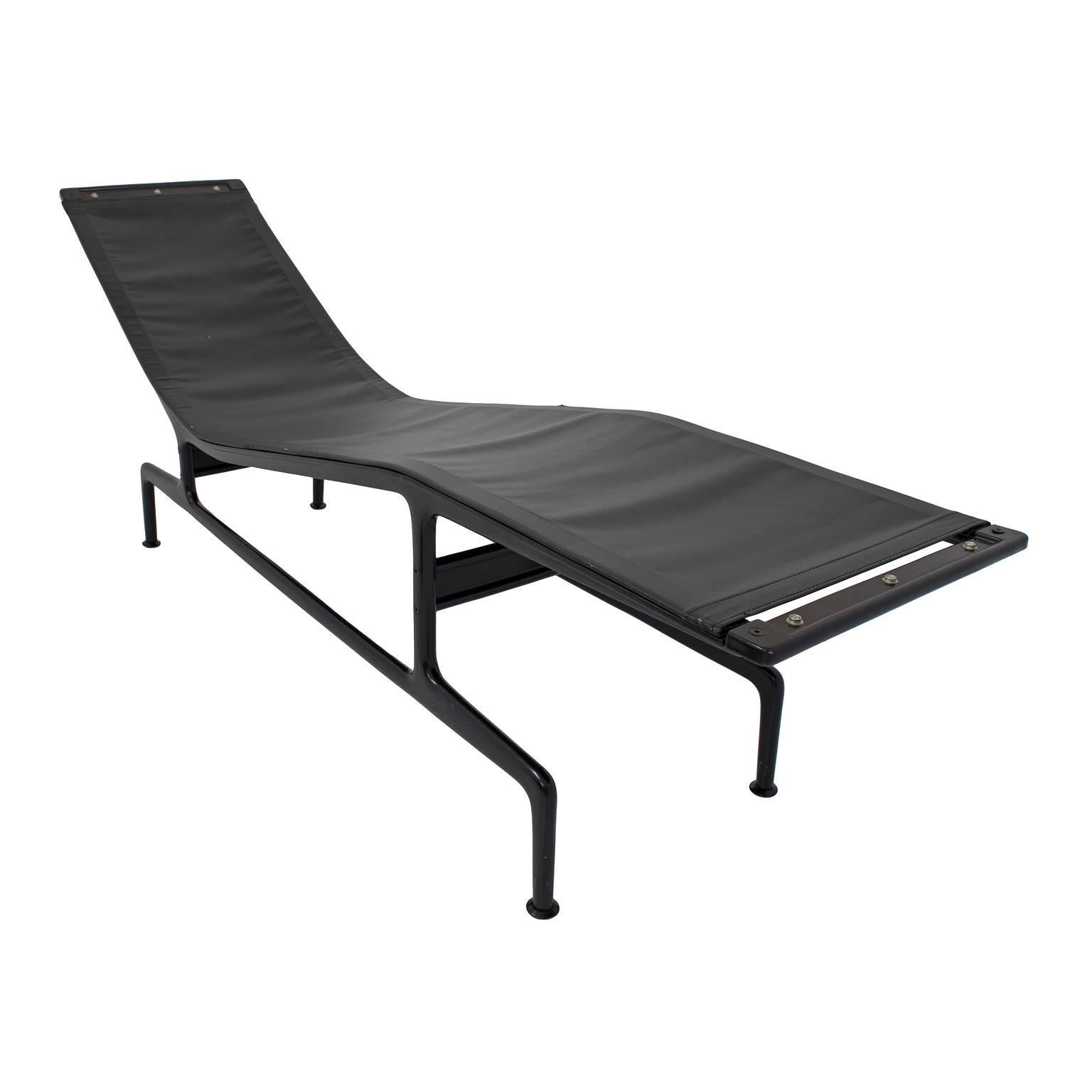 Mid-20th Century Charles Eames for Herman Miller Chaise for Billy Wilder in Black For Sale