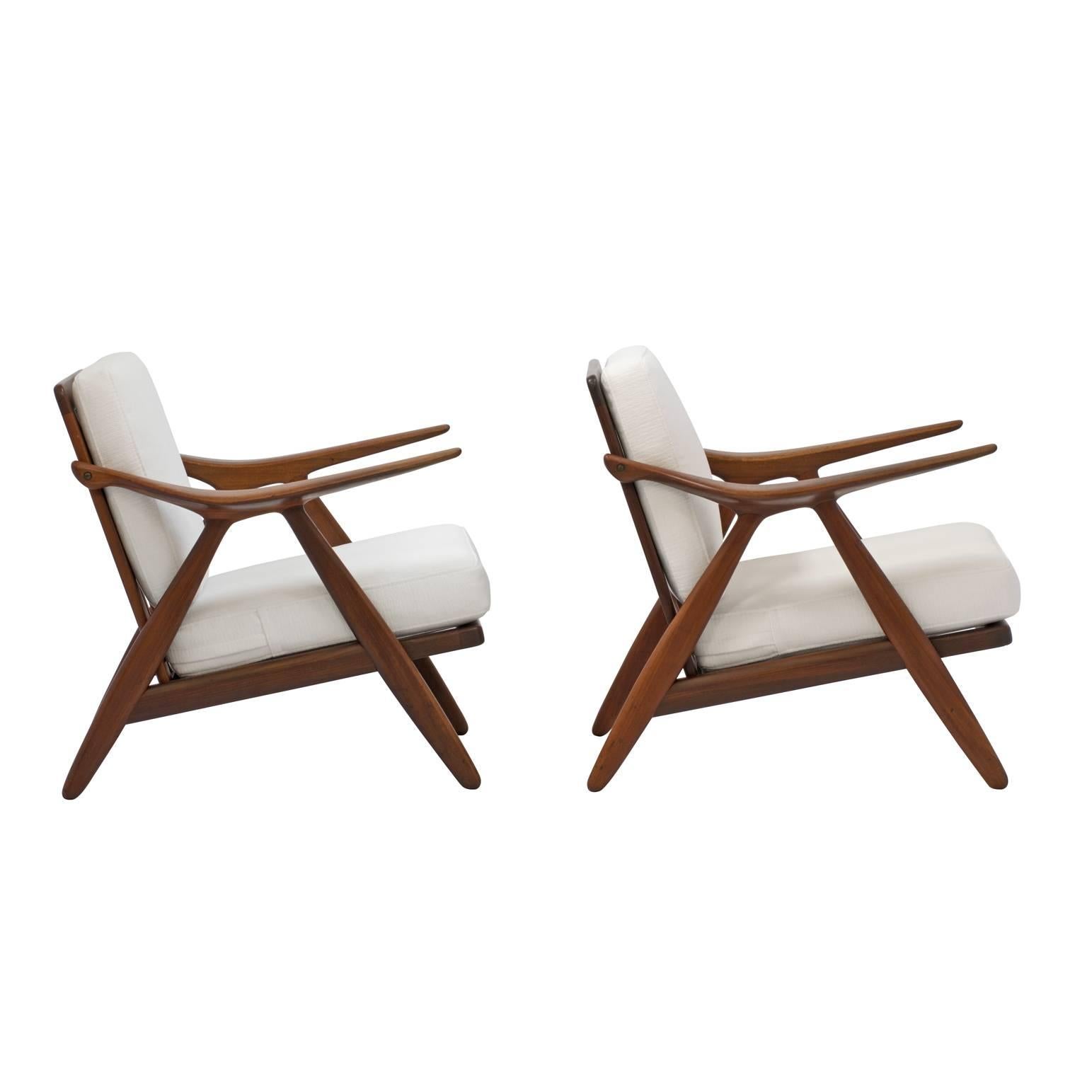 Mid-Century Modern Pair of Arne Hovmand-Olsen Lounge Chairs for Randers Mobelfabrik