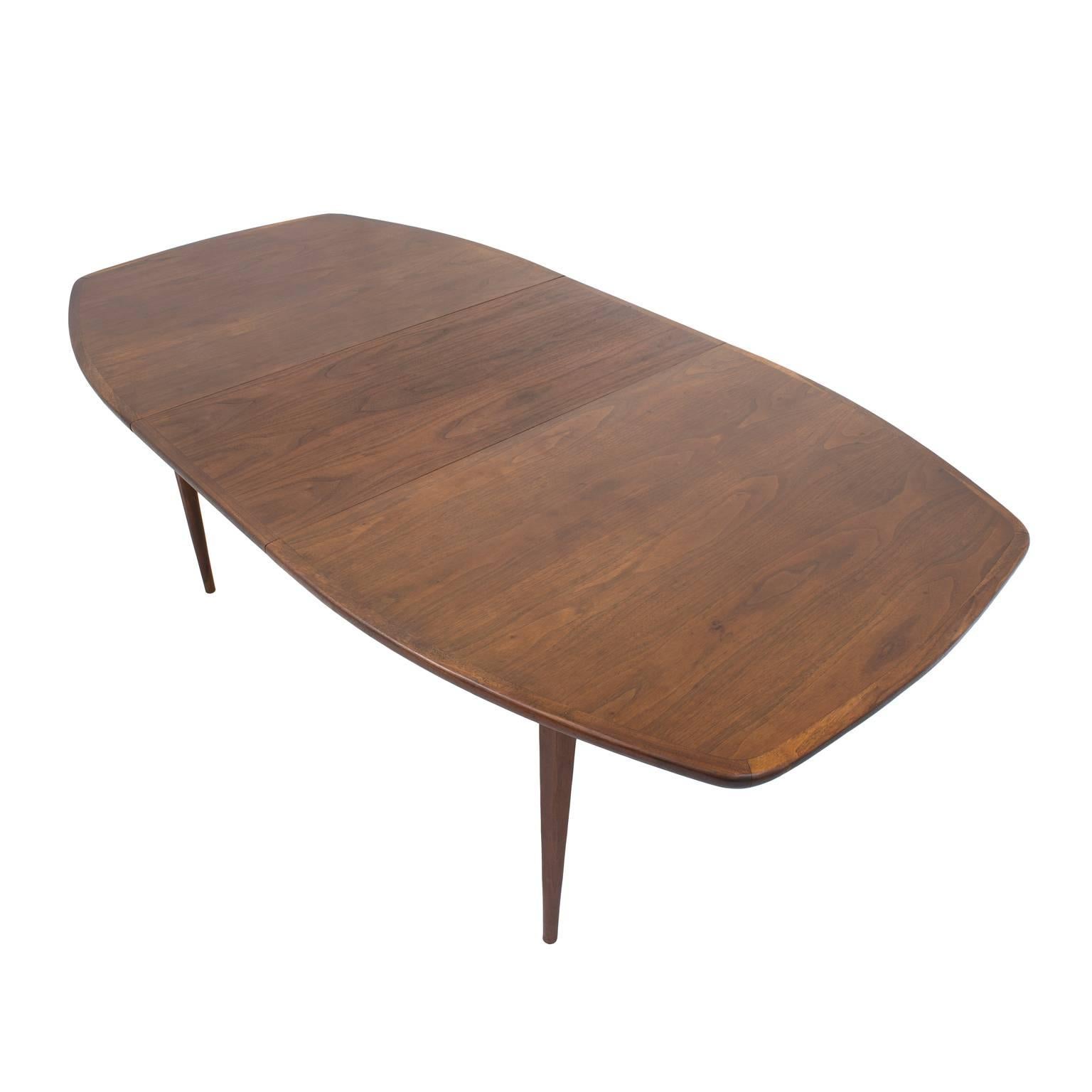 Late 20th Century Mid-Century Solid Walnut Dining Table by Dillingham Attributed to Milo Baughman For Sale