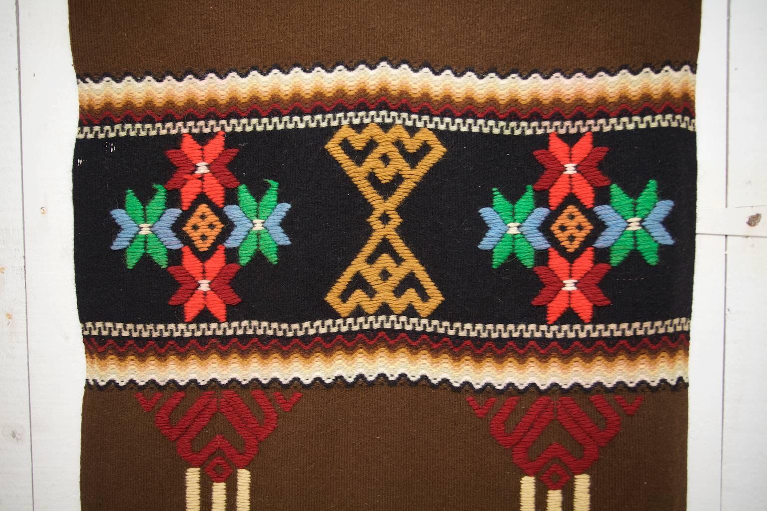 Large traditional handwoven and embroidered Swedish tapestry or cushion-cover.
It can be used as a wall hanging or as a cushion cover. Quite often they became lined with felt on the backside depending on the use. This piece is probably made in the