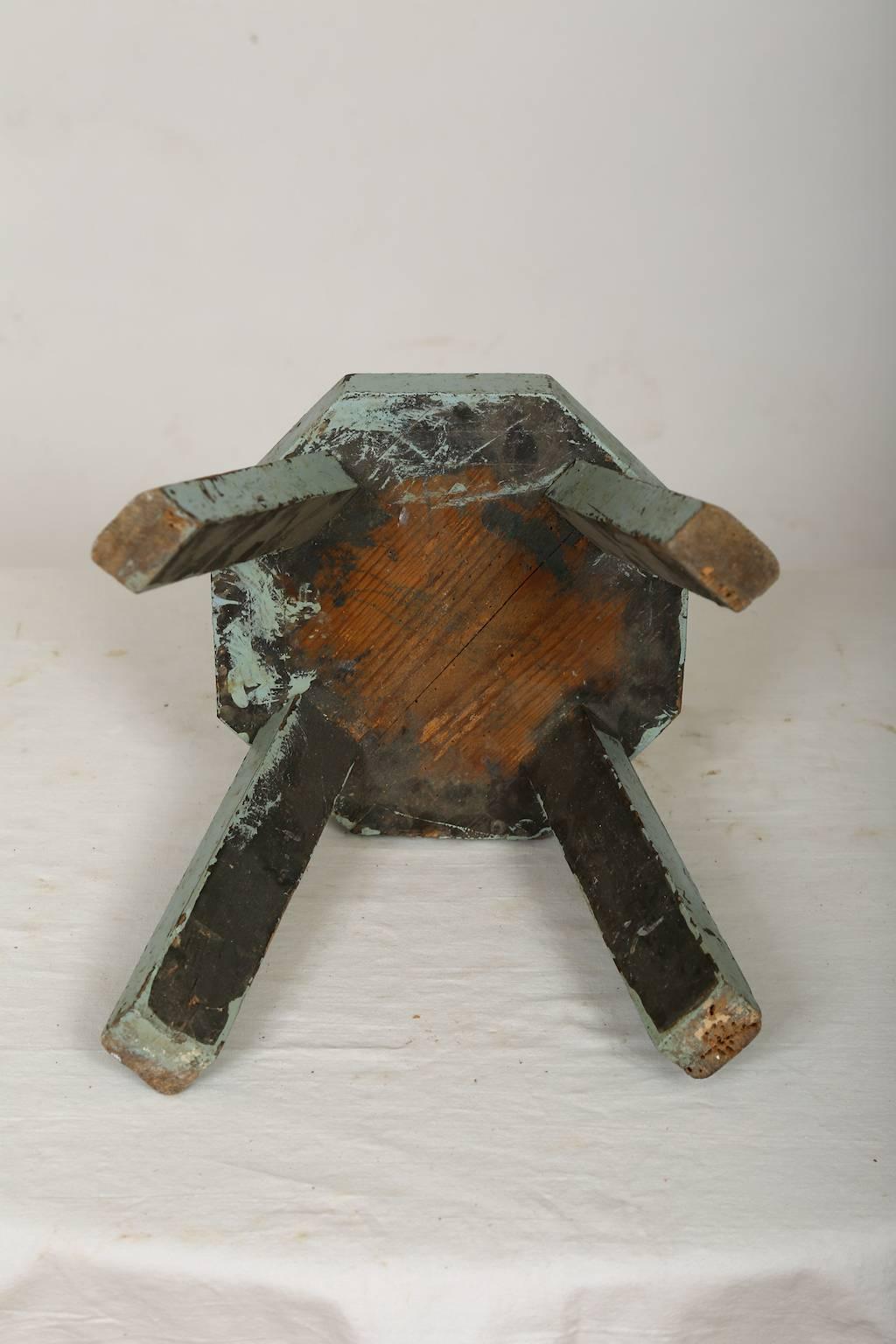 Swedish Robust Milking Stool from the 19th Century In Good Condition For Sale In Malmo, SE