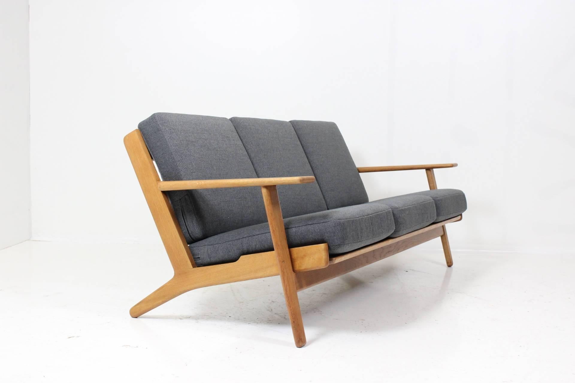 Mid-Century Modern Hans J. Wegner Three-Seat Sofa Produced by GETAMA in Denmark, Model GE-290