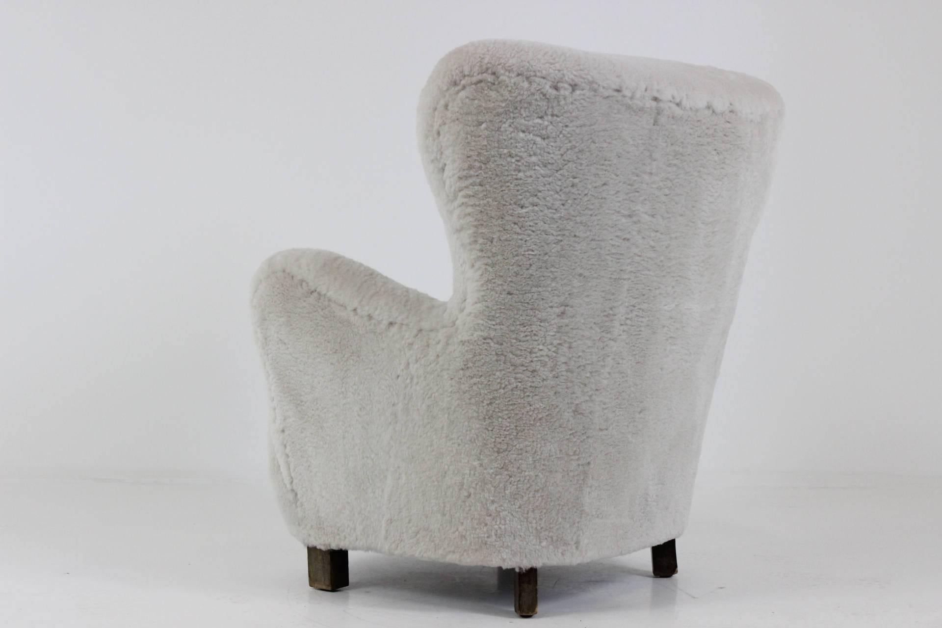 1940s Danish Wingback Lounge Chair in Natural White Sheep Skin 2