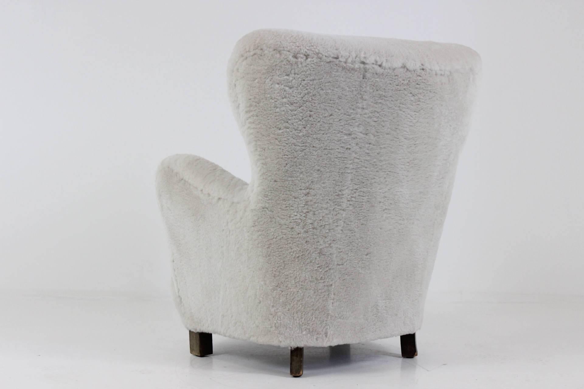 1940s Danish Wingback Lounge Chair in Natural White Sheep Skin 1