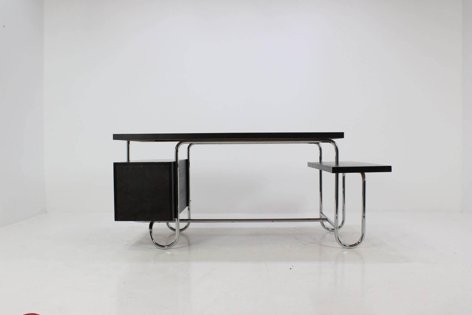 Bauhaus B327 Desk by André Lurcat for Thonet In Good Condition In Praha, CZ