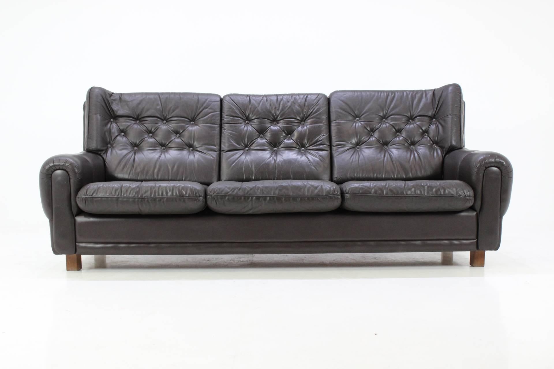 Czech Leather Brown Sofa, 1970s In Good Condition For Sale In Praha, CZ