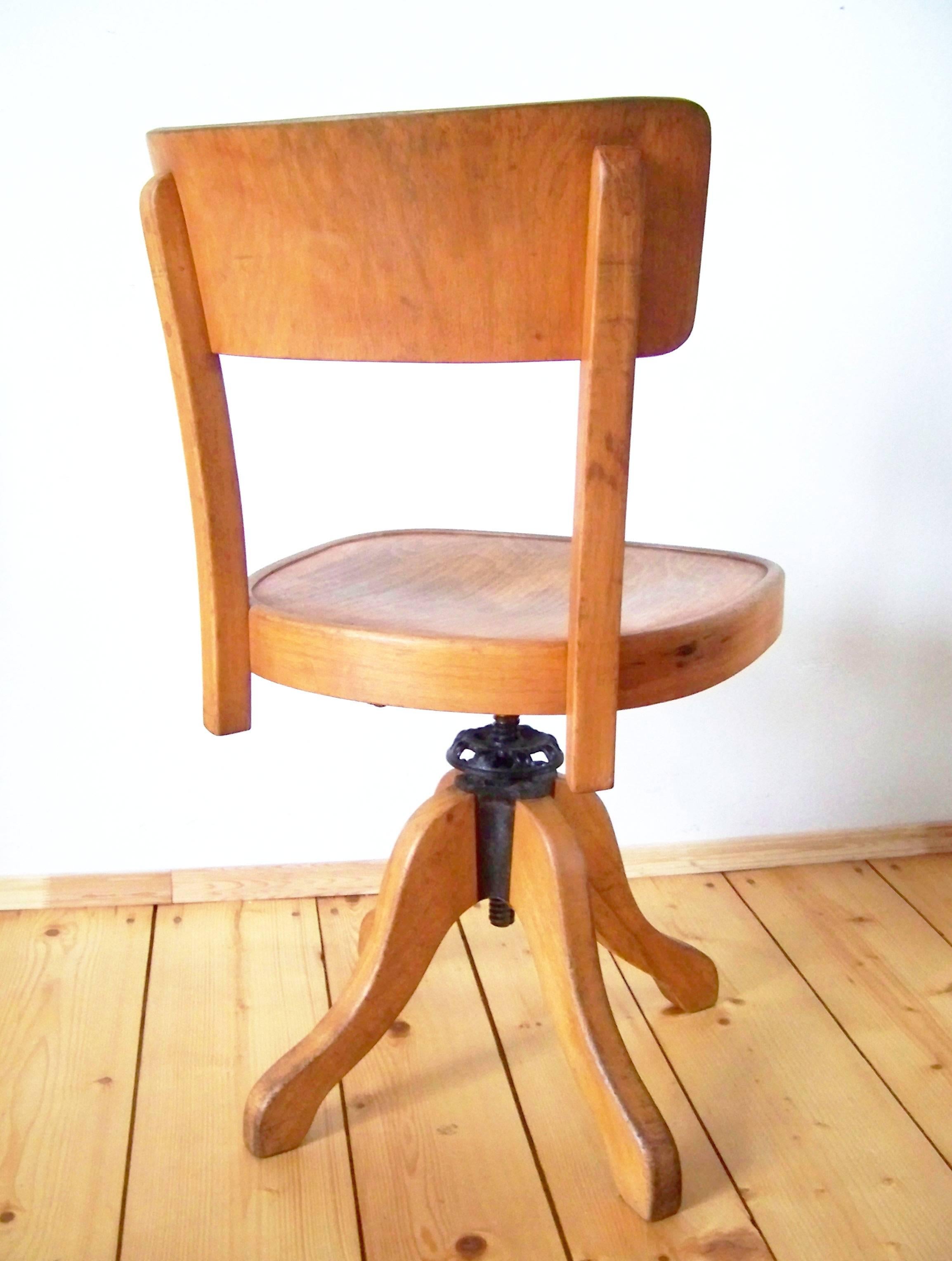 Czech Office Swivel Chair Thonet, Model Nr.633, circa 1920