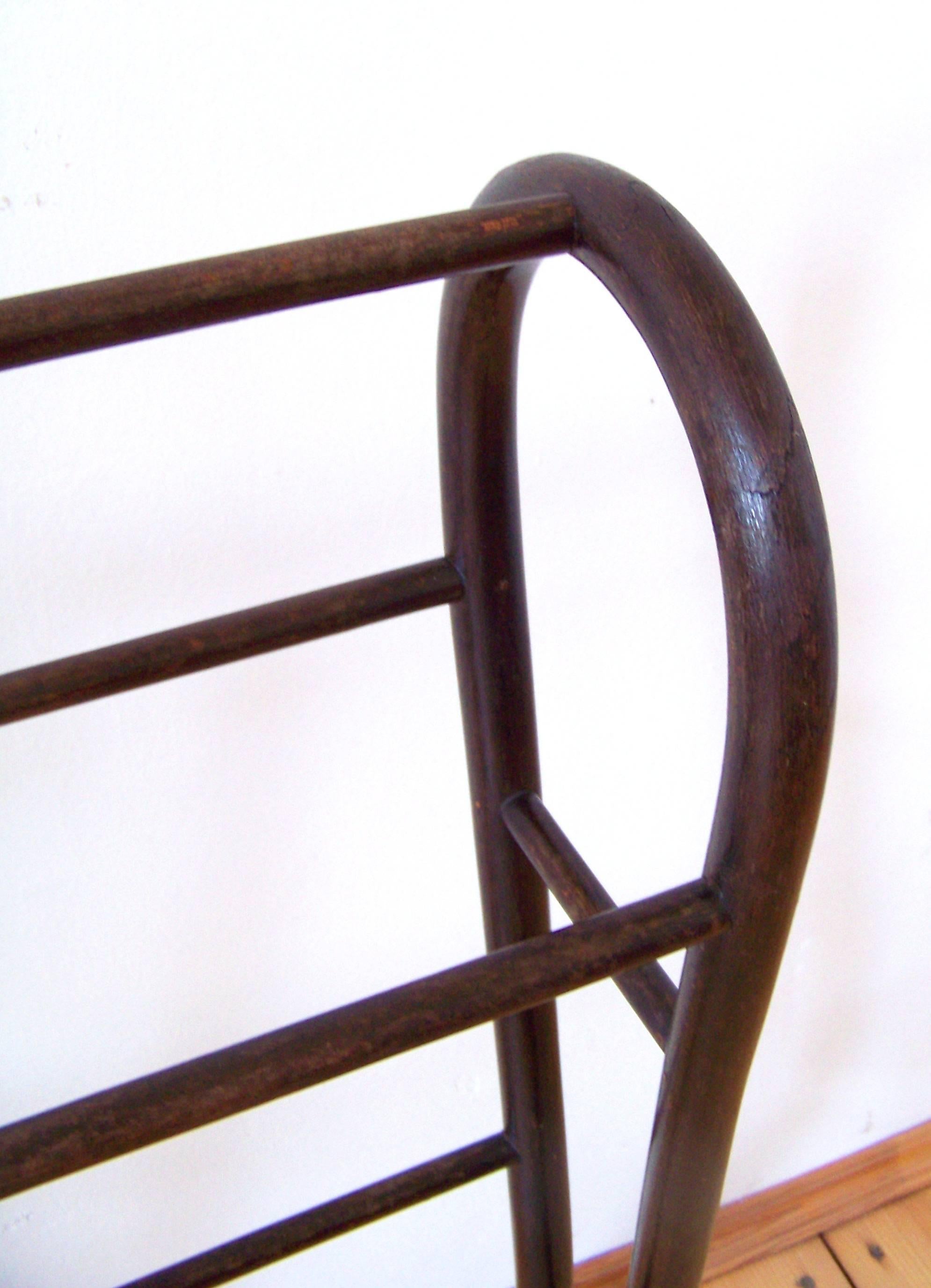 Art Nouveau Towel Rack Gebrüder Thonet Nr.4, circa 1904