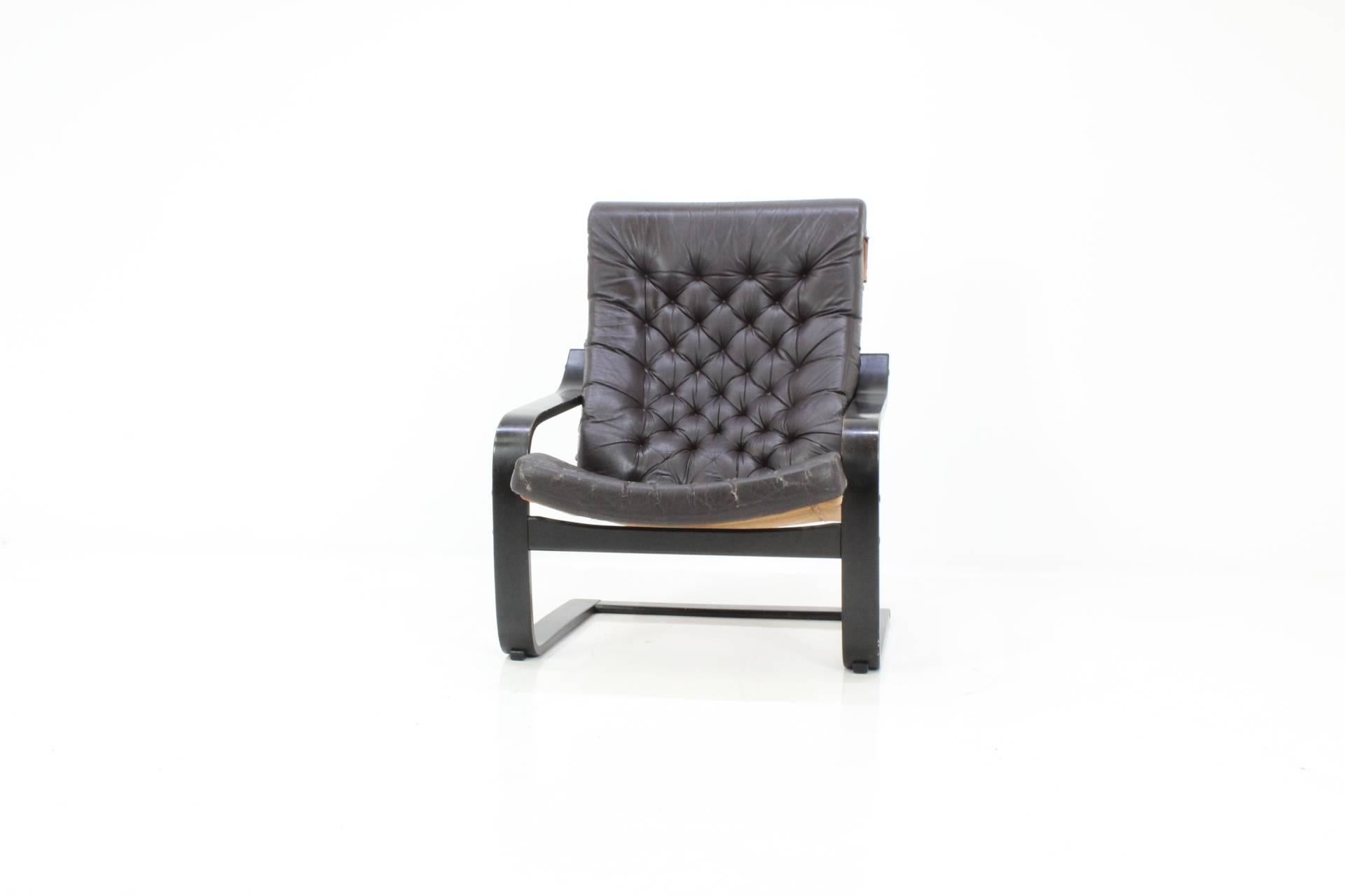 Finnischer Lounge- oder Sessel aus Leder aus der Mitte des Jahrhunderts, 1970er Jahre (Moderne der Mitte des Jahrhunderts) im Angebot