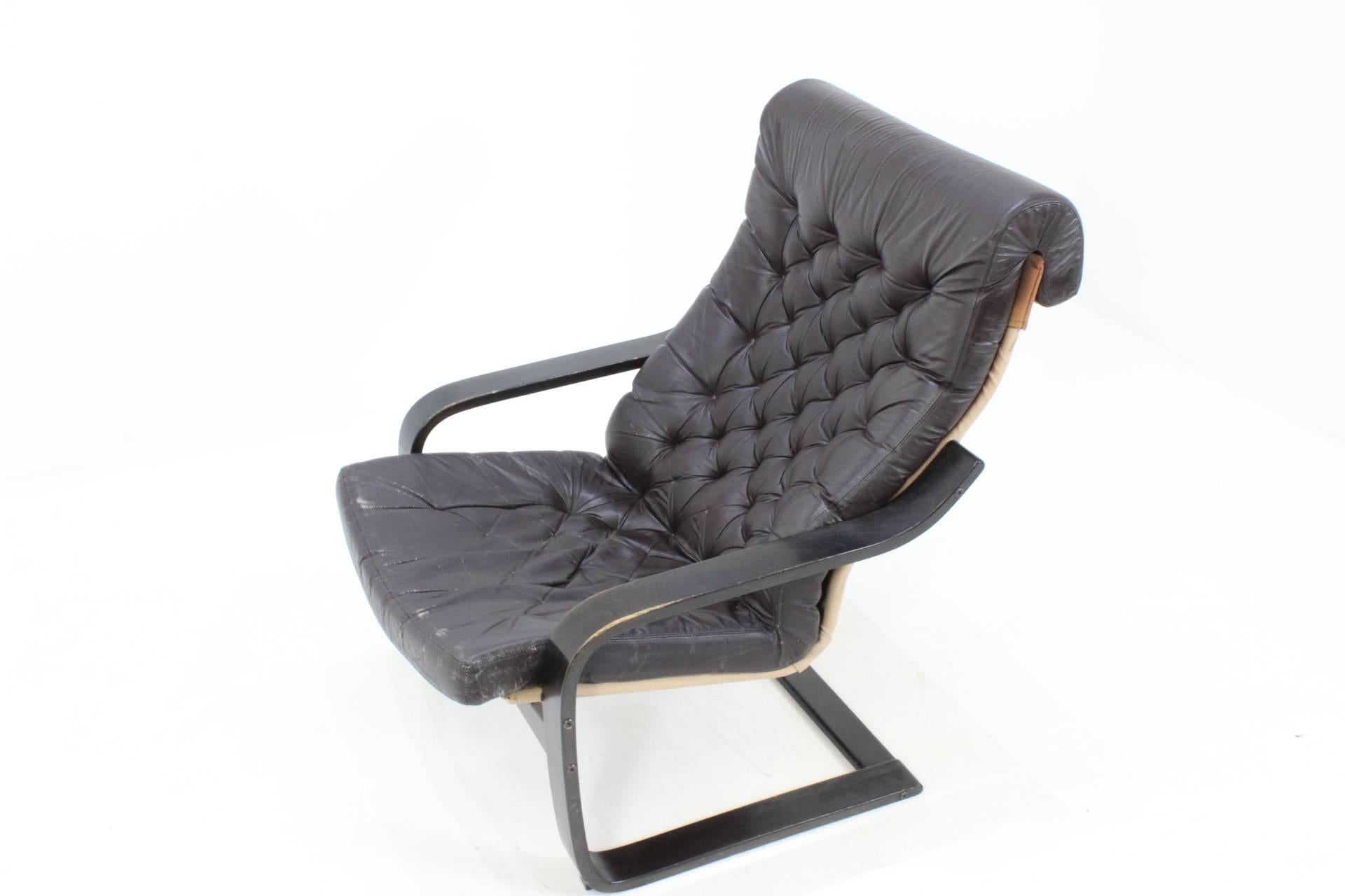 Finnish Mid-Century Leather Lounge or Armchair, 1970s In Fair Condition For Sale In Praha, CZ