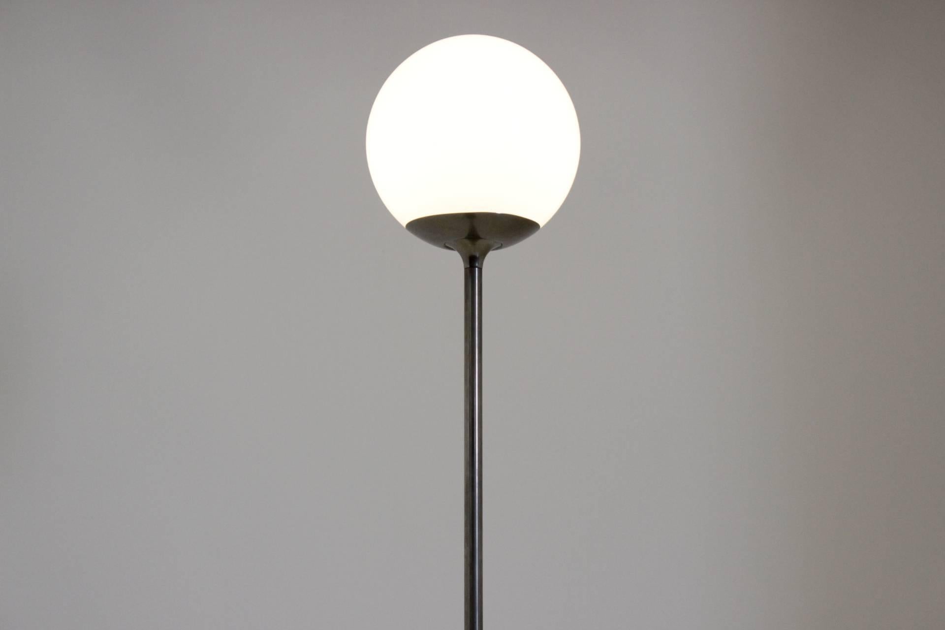 Mid-Century Design Floor Lamp, 1970 In Good Condition For Sale In Praha, CZ