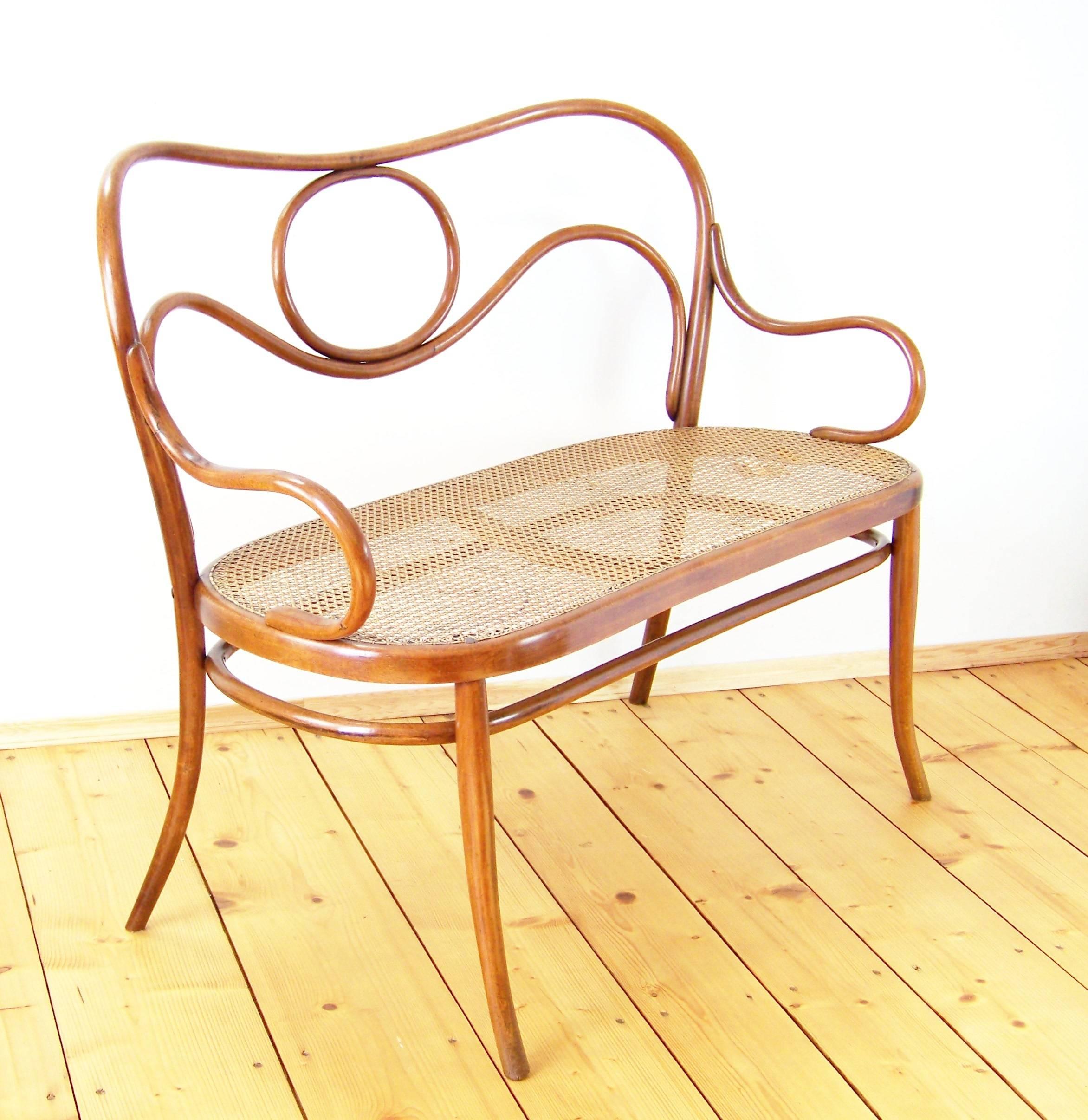 The oldest type of production! Manufactured in Austria by the Gebrüder Thonet company. In the production program was included around the Year 1873. Marked with paper label, which is used around years 1861-1881. Original state.