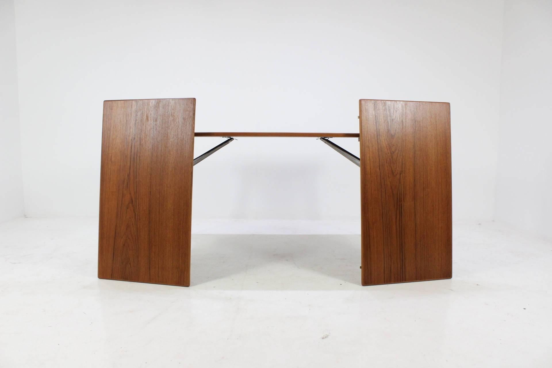 Borge Mogensen Søborg Teak Drop-Leaf Dining Table, Model 162 In Good Condition In Praha, CZ