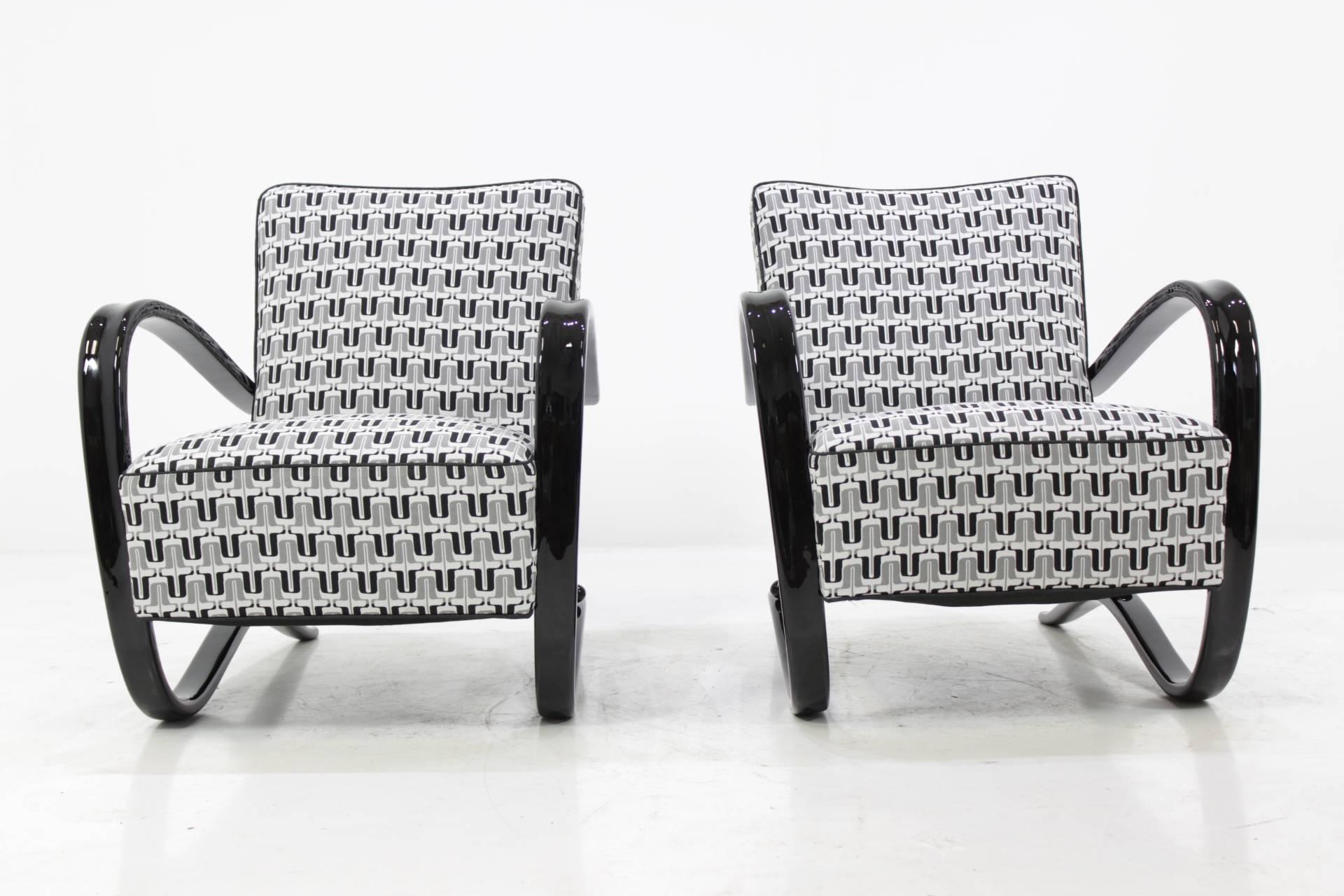 Upholstery Pair of Iconic H-269 Chairs by Jindrich Halabala, 1933s