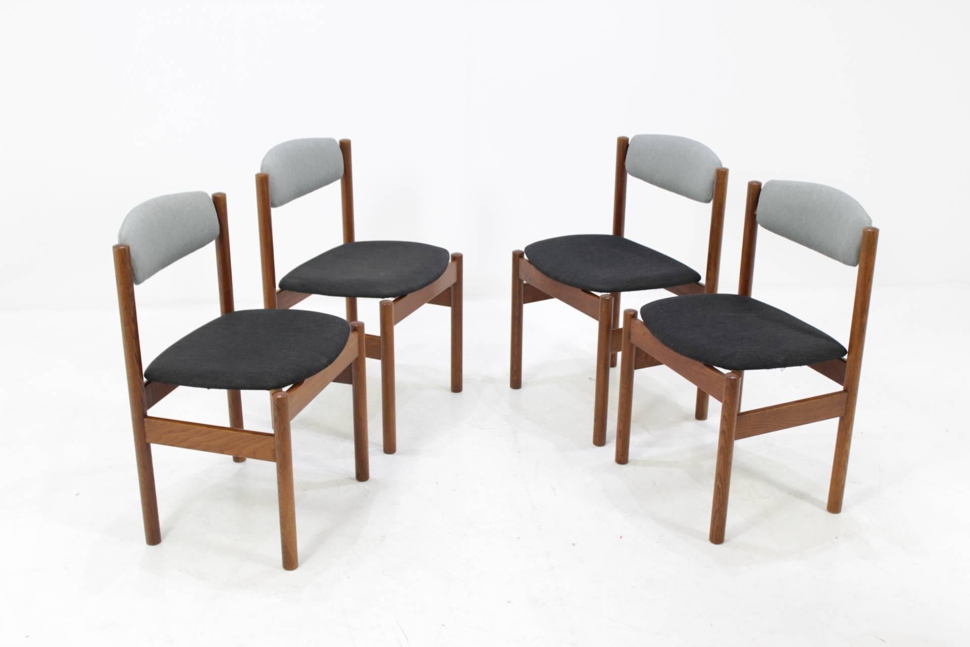 Set of Four Danish Oak Dining Chairs, 1960s In Good Condition In Praha, CZ