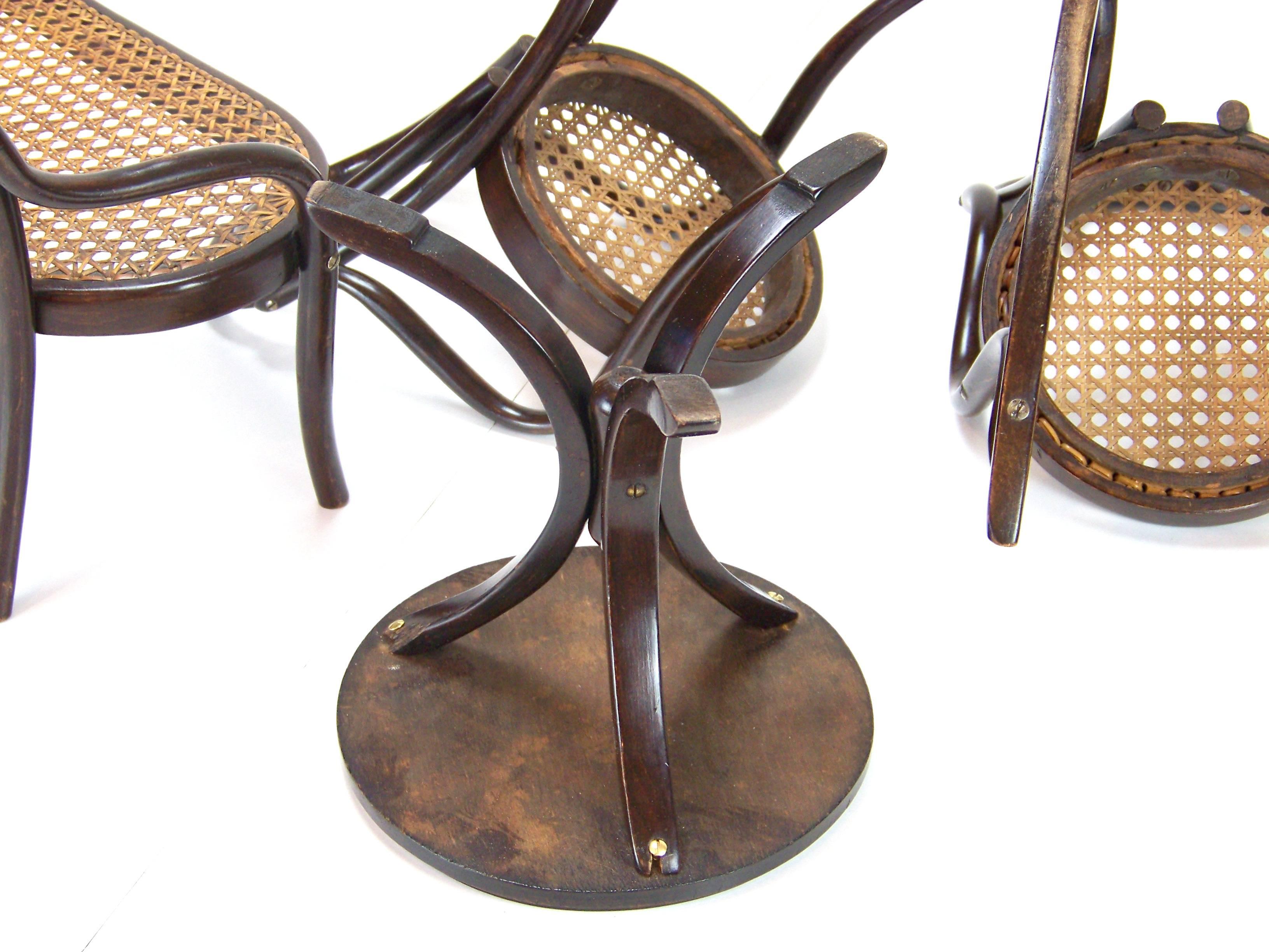 Beech Seating for Dolls by Thonet-Mundus, circa 1930