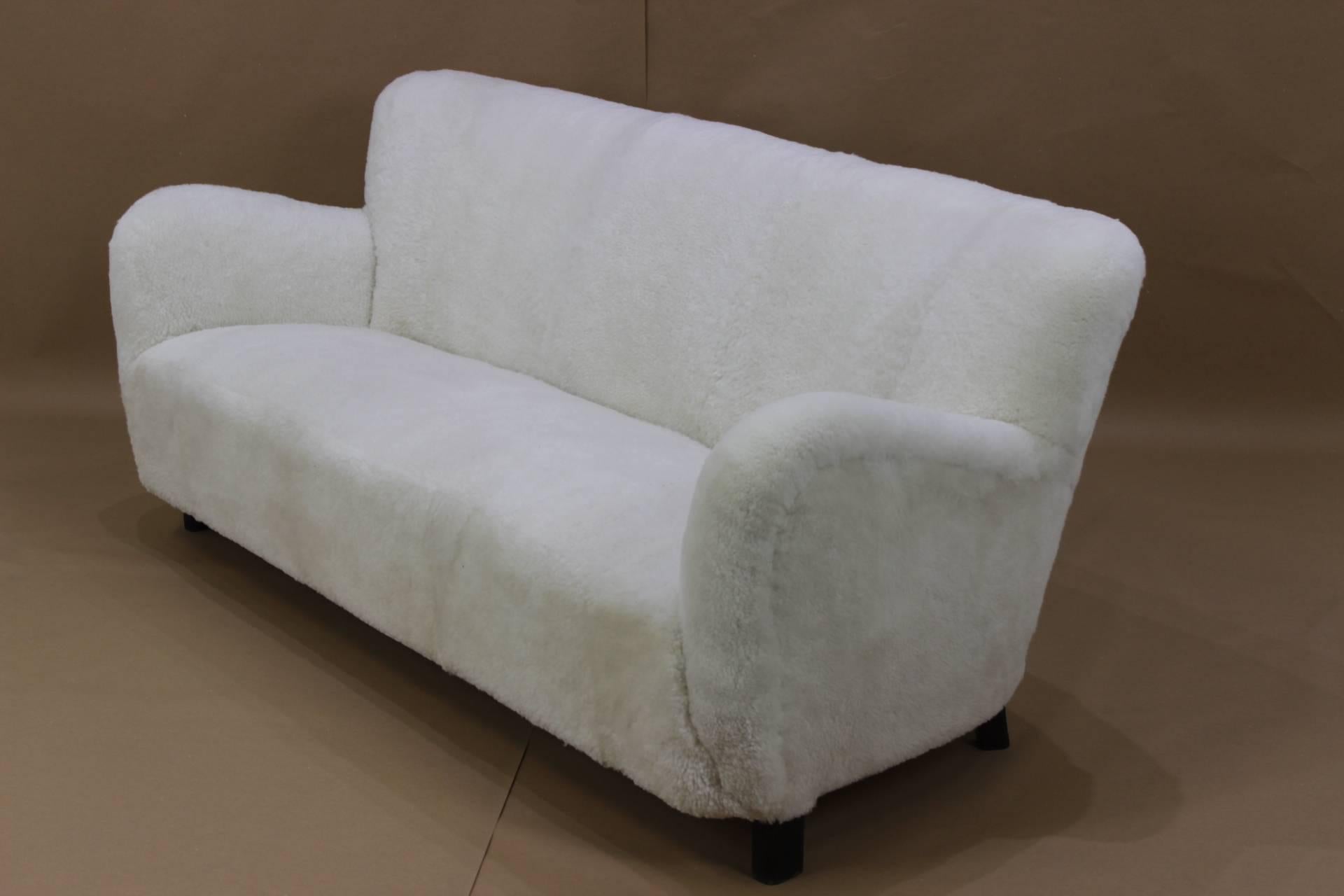Mid-Century Modern 1940s Fritz Hansen Three-Seat Sofa in Sheep Skin, Model 1669A