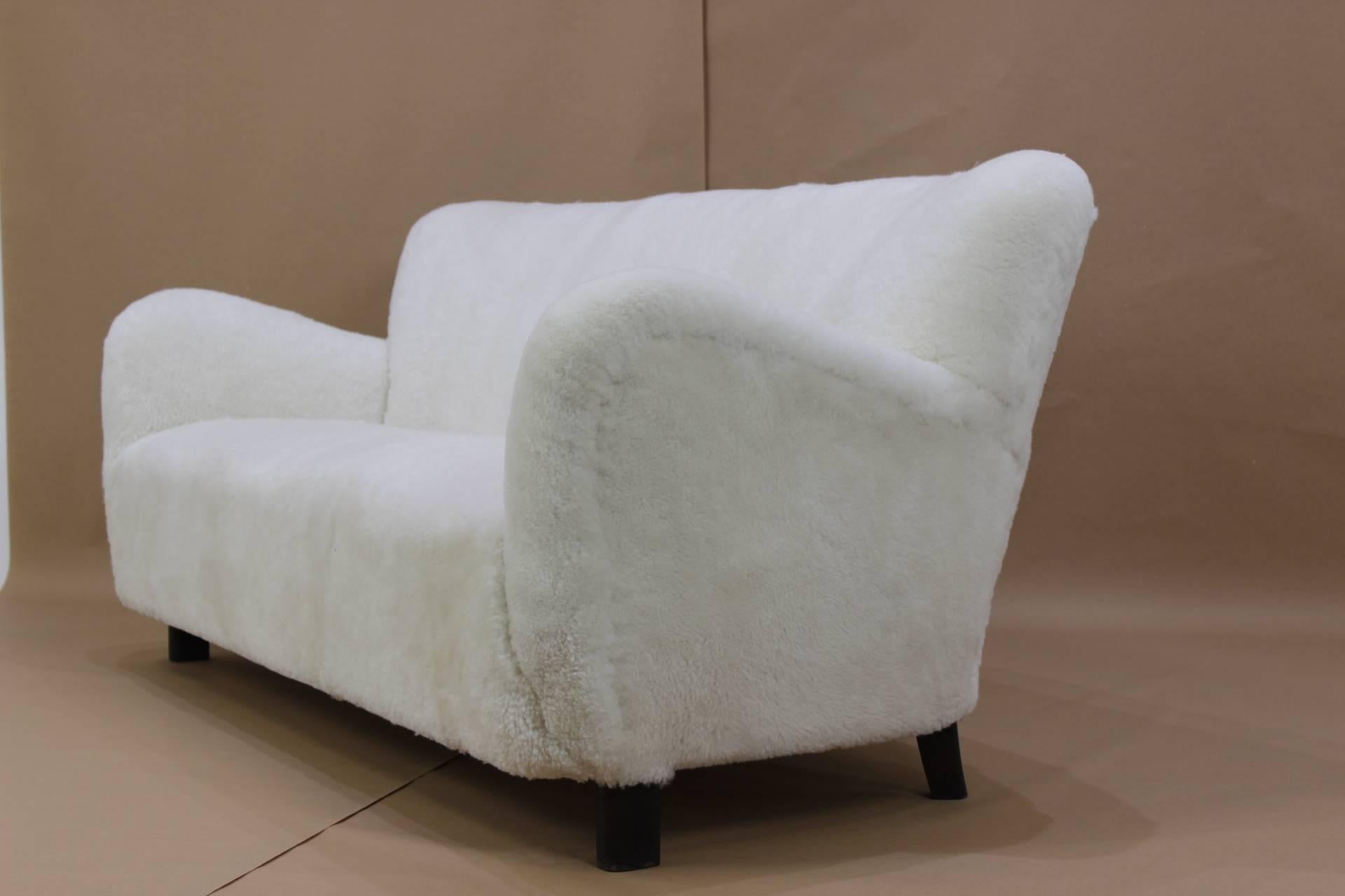 Mid-20th Century 1940s Fritz Hansen Three-Seat Sofa in Sheep Skin, Model 1669A