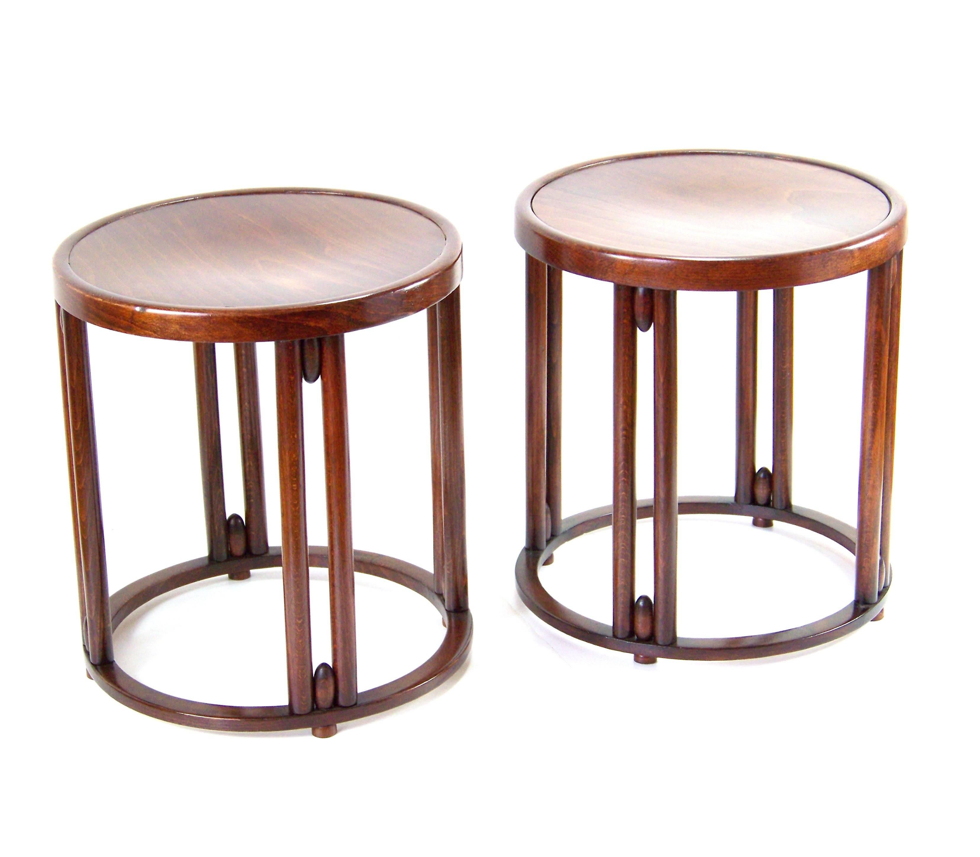 Viennese Secession stools Nr.728 was designed by Josef Hoffmann for company Jacob&Josef Kohn around year 1905. In year 1907 was these furniture model used in the famous Viennese café Fledermaus. But according to the construction details, was these