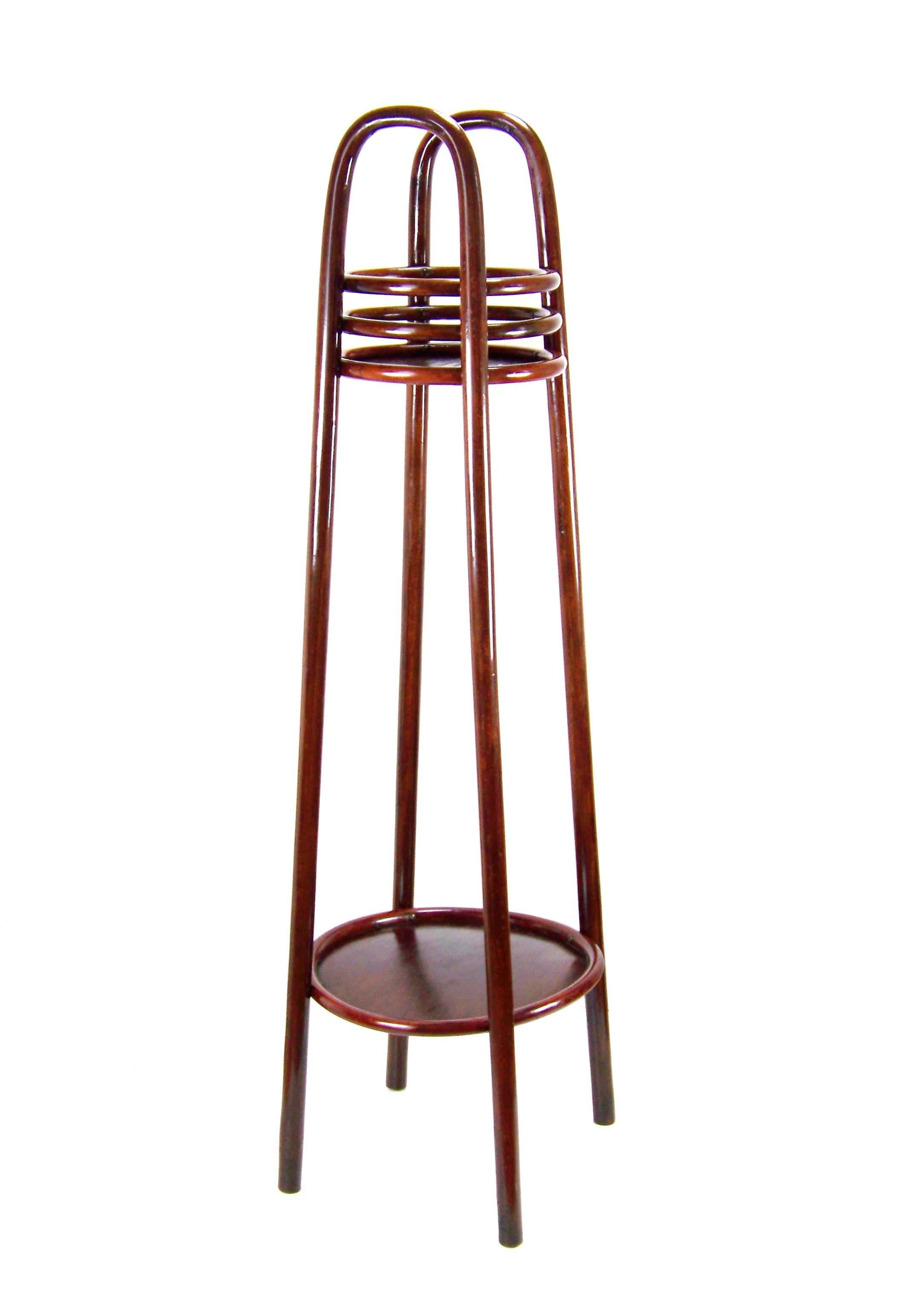 Manufactured in Austria by the Jacob & Josef Kohn company. In the lower part traces of woodworm (already inactive). Flower table is cleaned and re-polished with shellack finish. But old finish are however already not original, and maybe it would